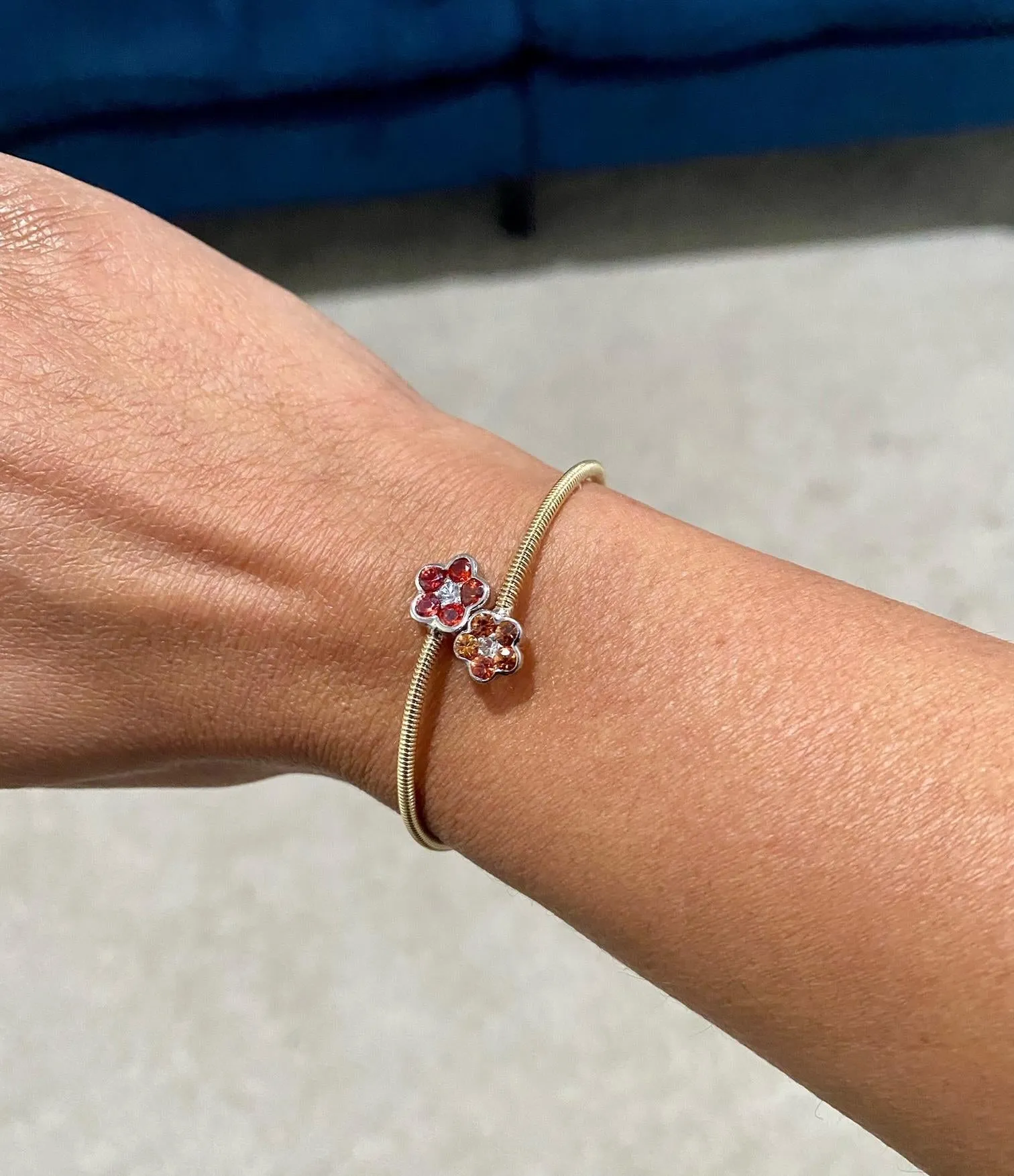 1.52 Carat Sapphire Yellow Gold Cuff Bangle Bracelet