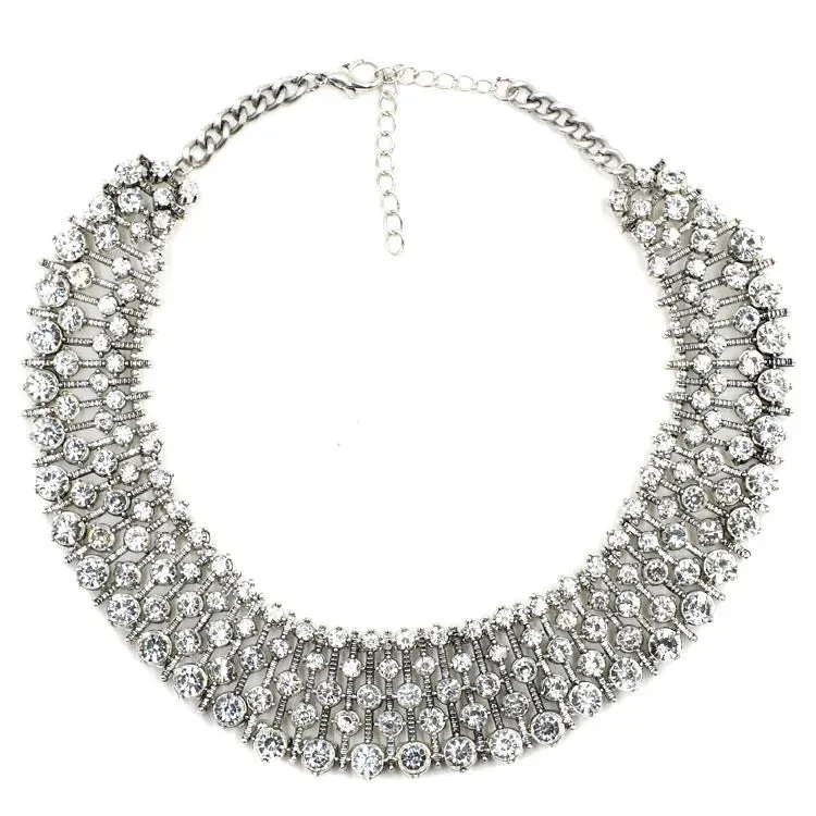2023 New Indian Vintage Statement Large Collar Choker Necklace Women Fashion Britain Kate Princess Big Bib Necklace Jewelry