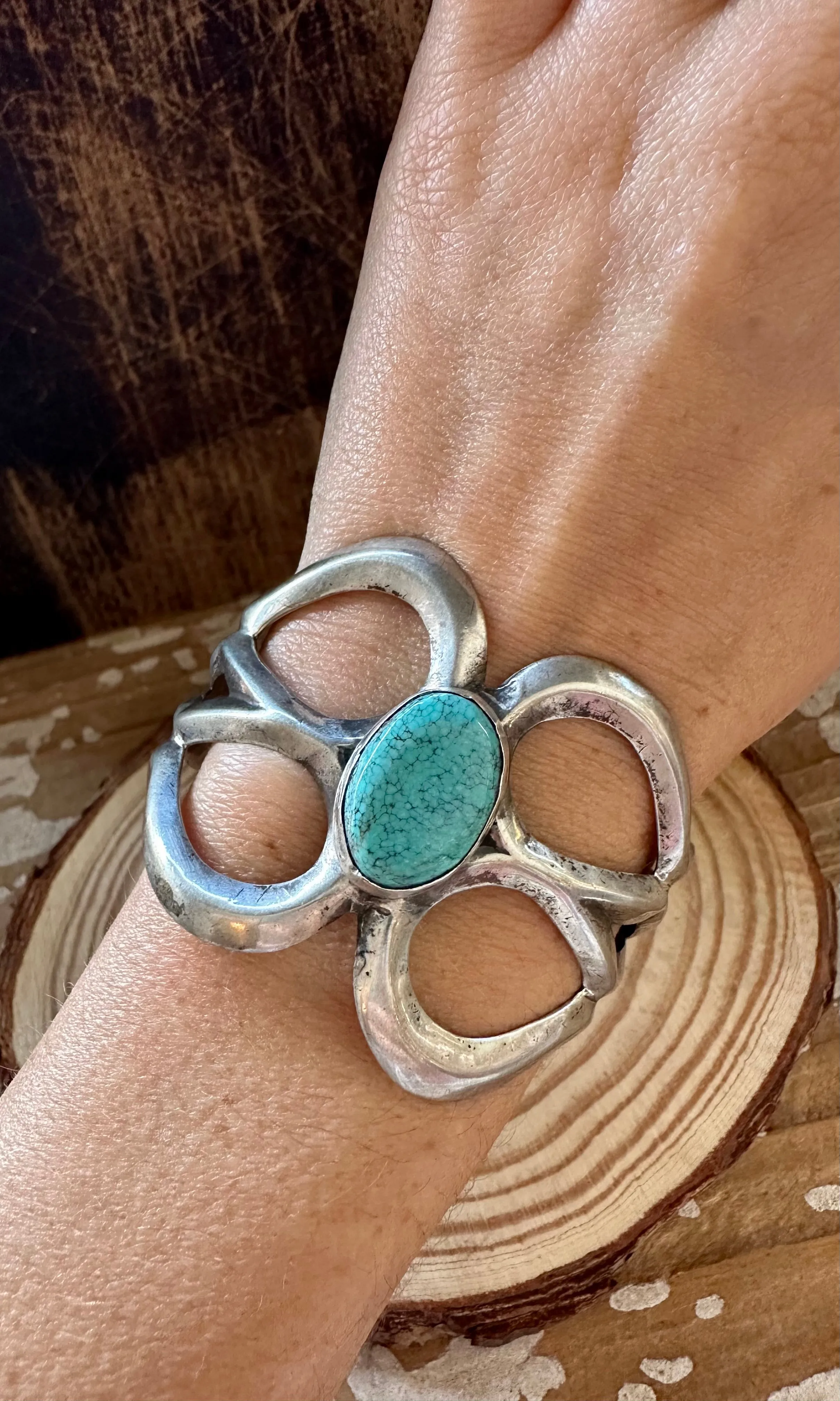 AMERICAN BEAUTY Vintage 60s 70s Sandcast Silver & Turquoise Cuff 40g