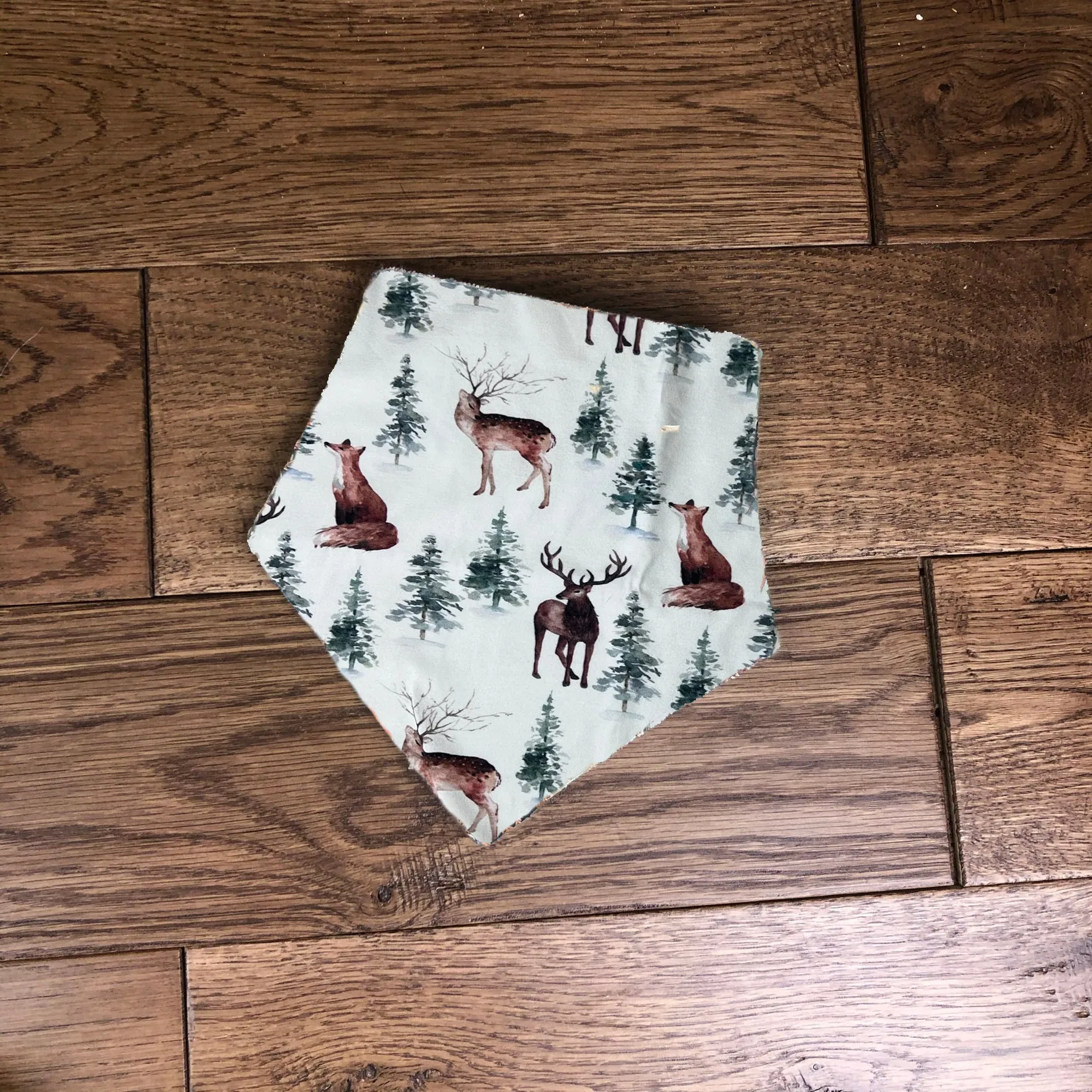 Bandana dribble bib - Winter woodland adventure