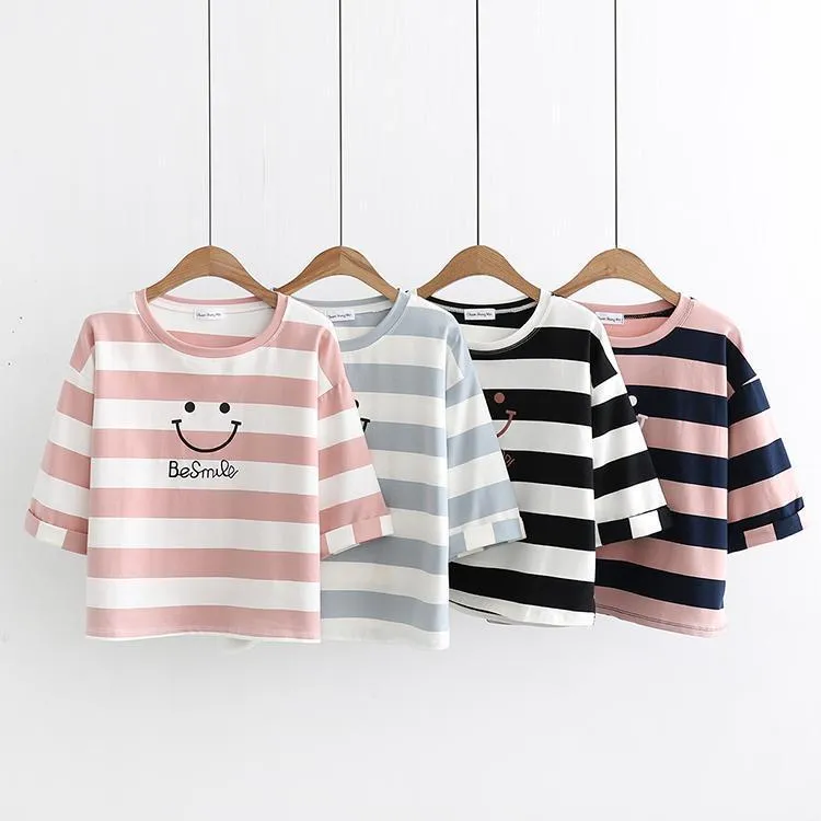 'Be Smile' 3/4 Sleeve Crop T-Shirt