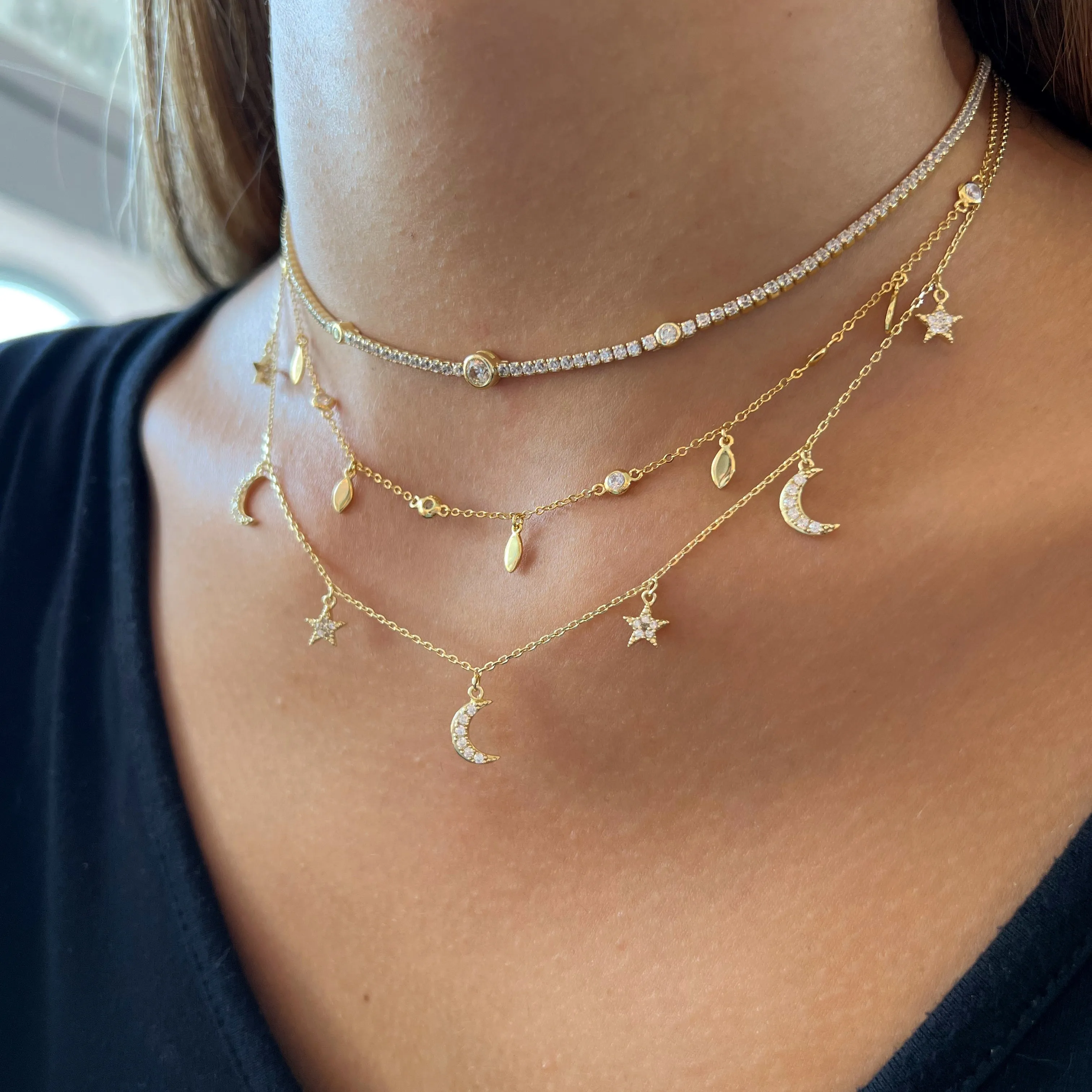 Bezel and Flat Drop Dangling Choker