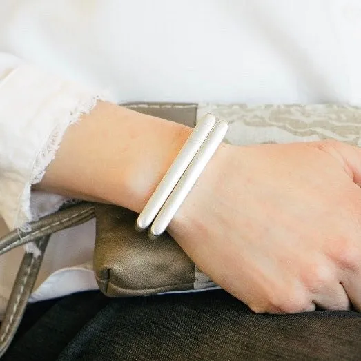 Black & Silver - Straight Bar - Magnetic Cuff - WHSL