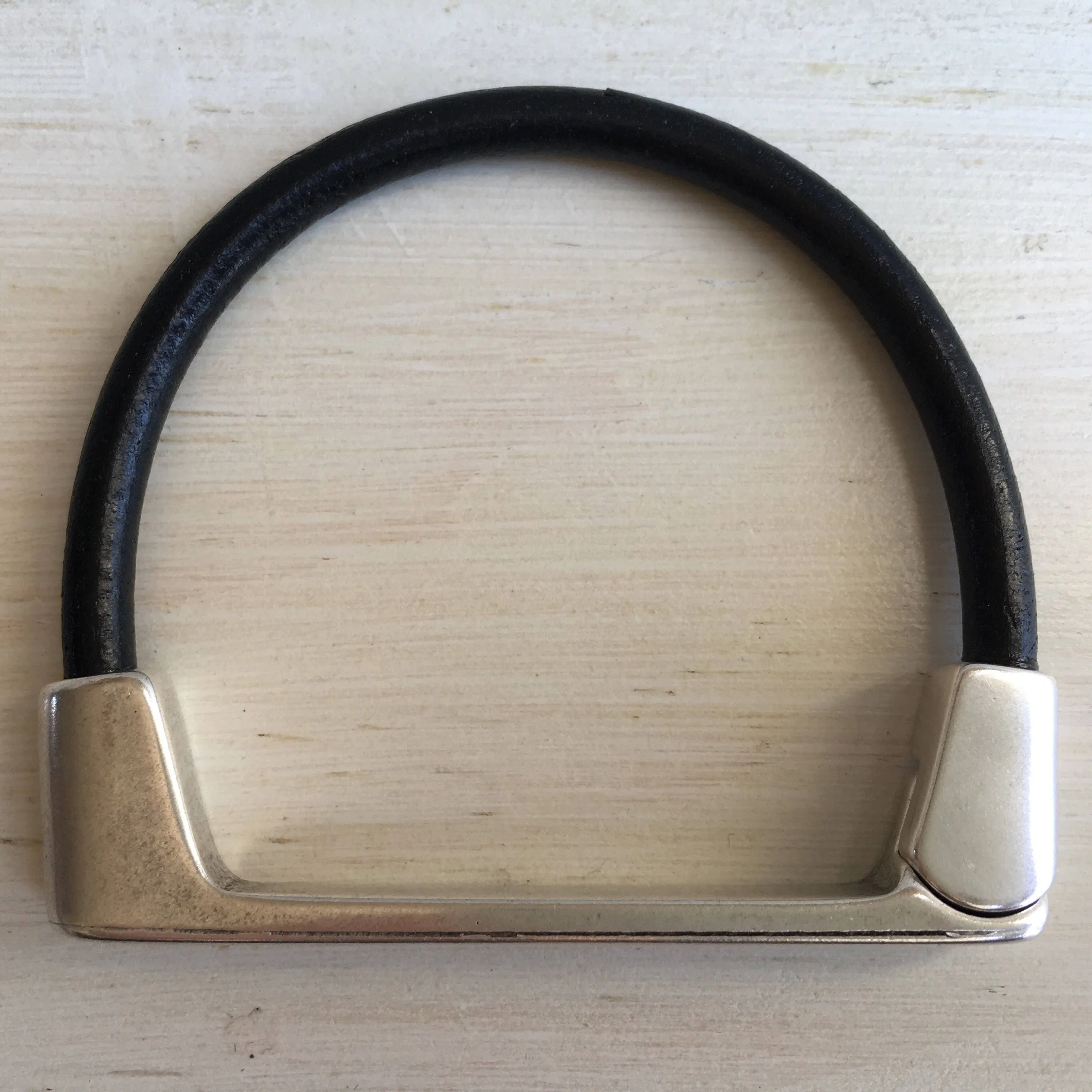 Black & Silver - Straight Bar - Magnetic Cuff - WHSL