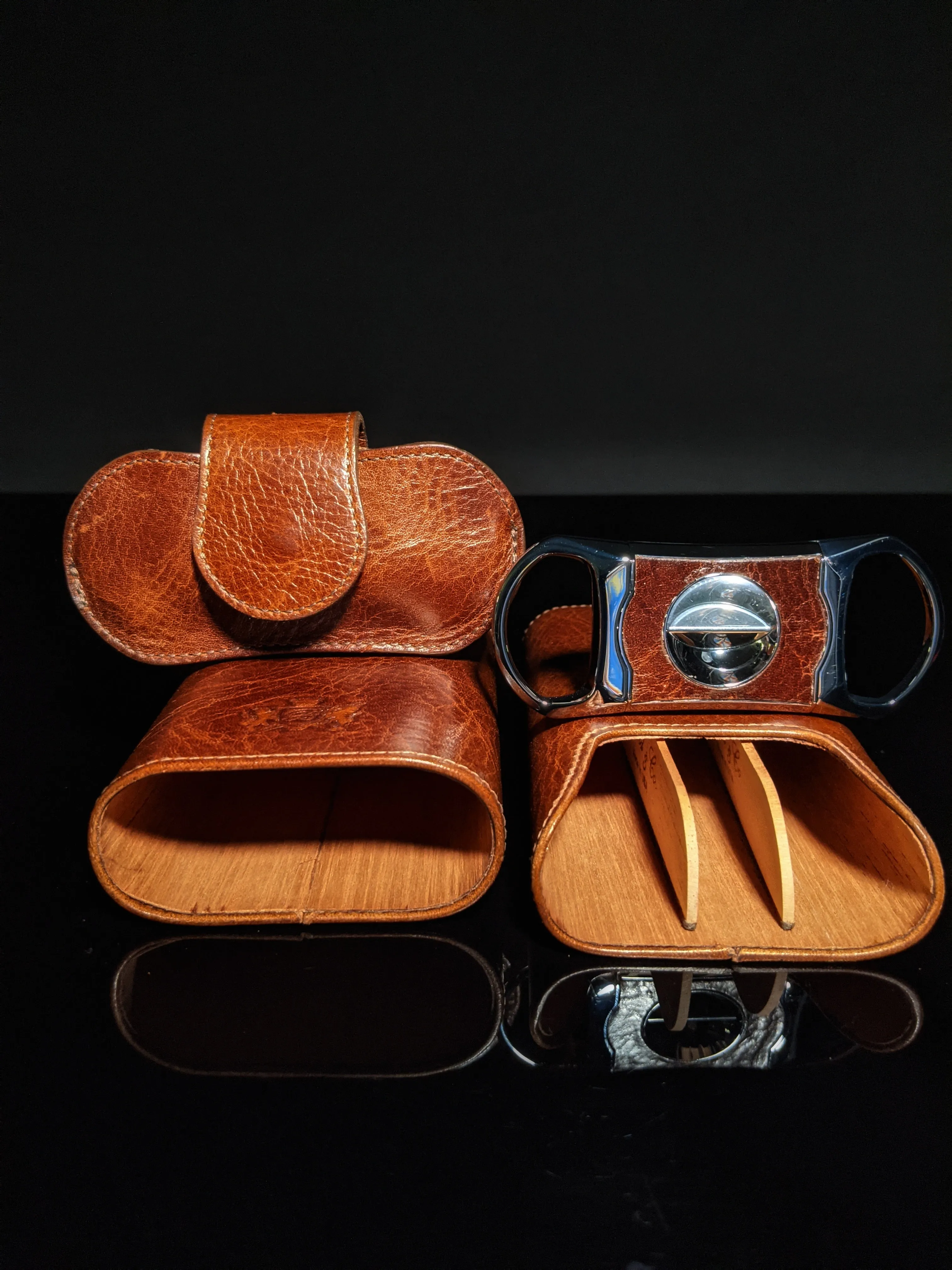 Brizard and Co The "Show Band" 3 Cigar Case - Antique Saddle Leather with V-Cutter