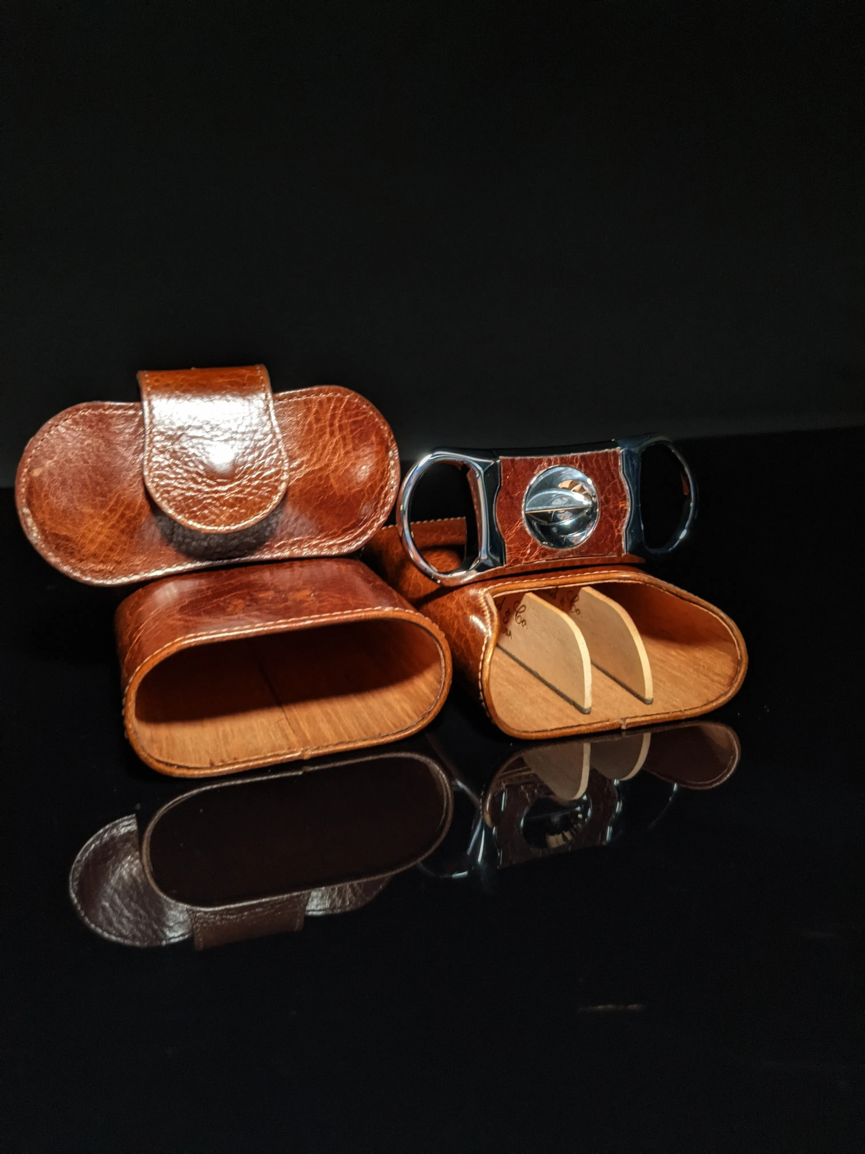 Brizard and Co The "Show Band" 3 Cigar Case - Antique Saddle Leather with V-Cutter
