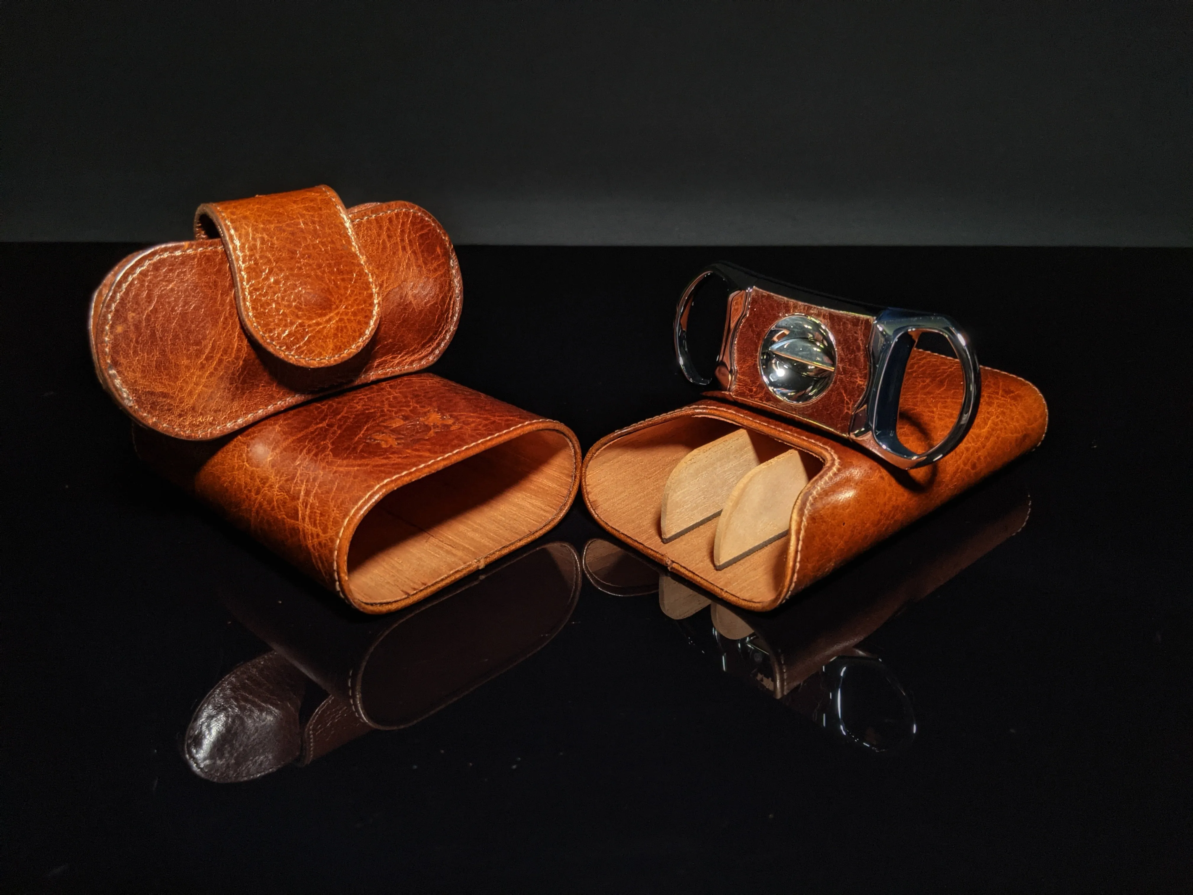 Brizard and Co The "Show Band" 3 Cigar Case - Antique Saddle Leather with V-Cutter