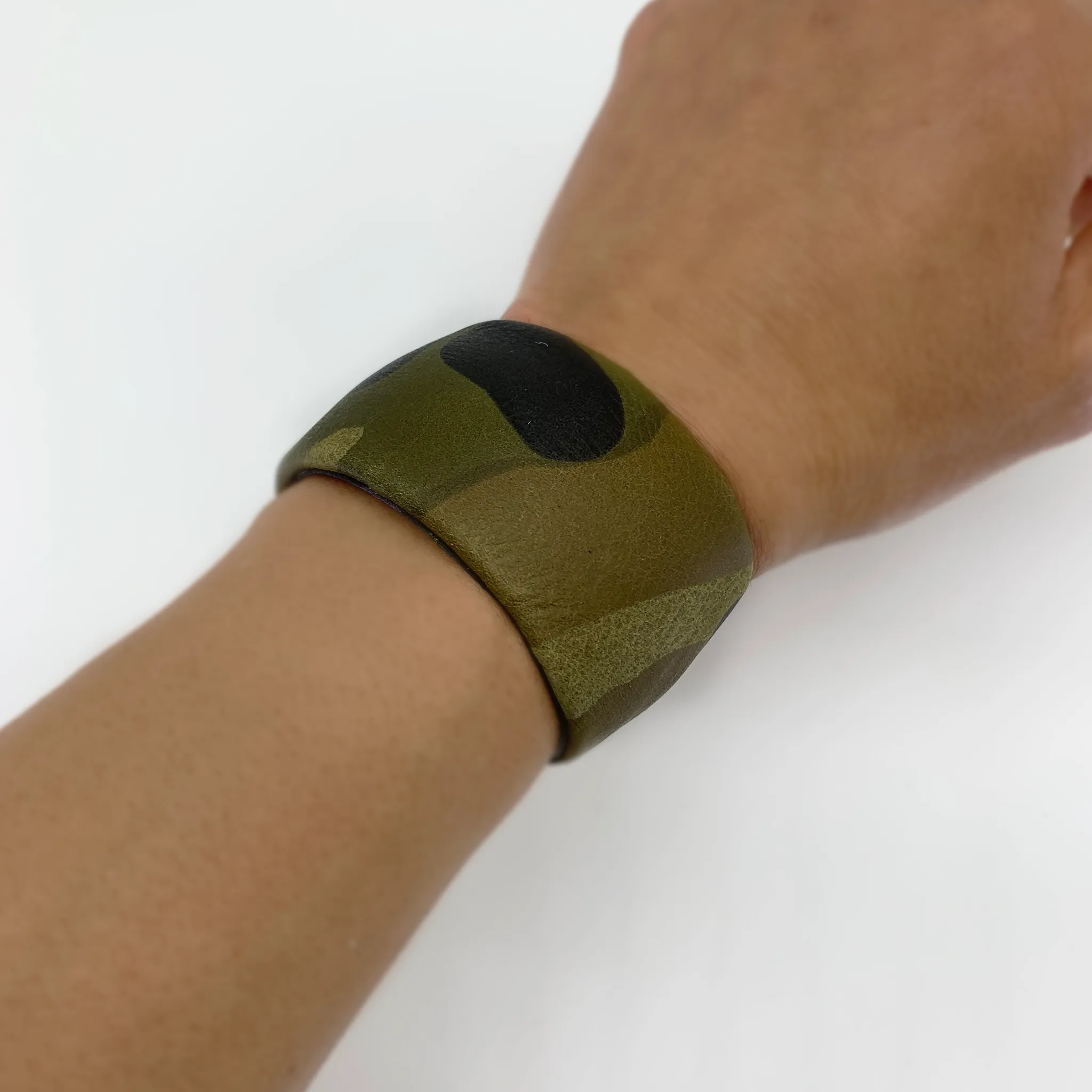 CA Amazon Green Leather Camouflage Cuff