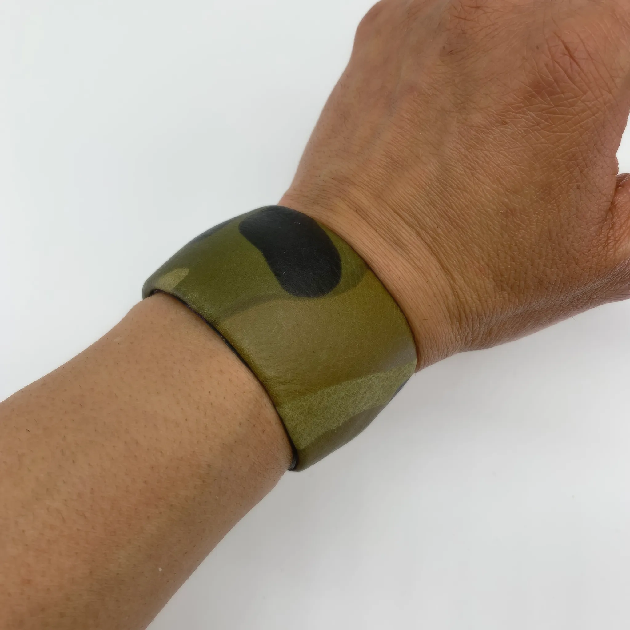 CA Amazon Green Leather Camouflage Cuff