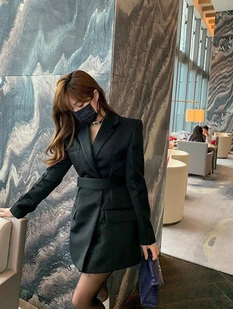 Casual British Mid Length Black Suit