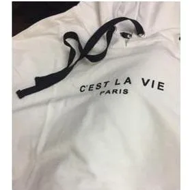 'C'EST LA VIE' Solid Crop Hoodie