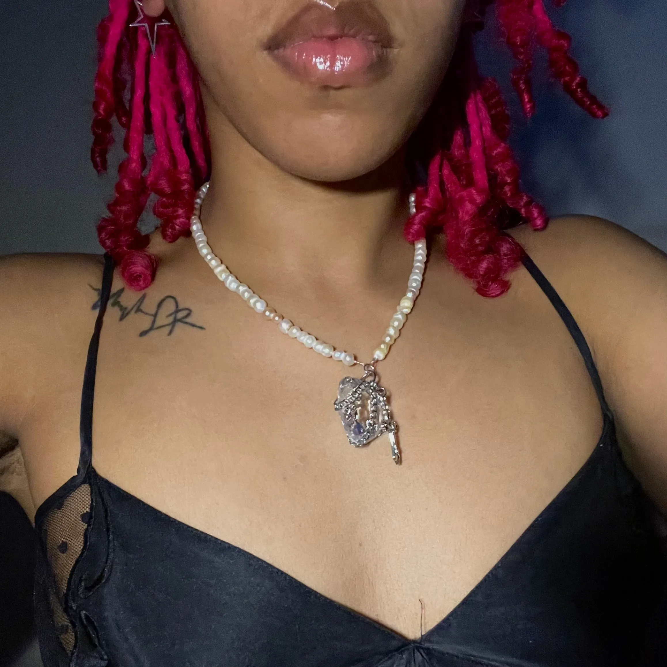 crystal heart pearl necklace.