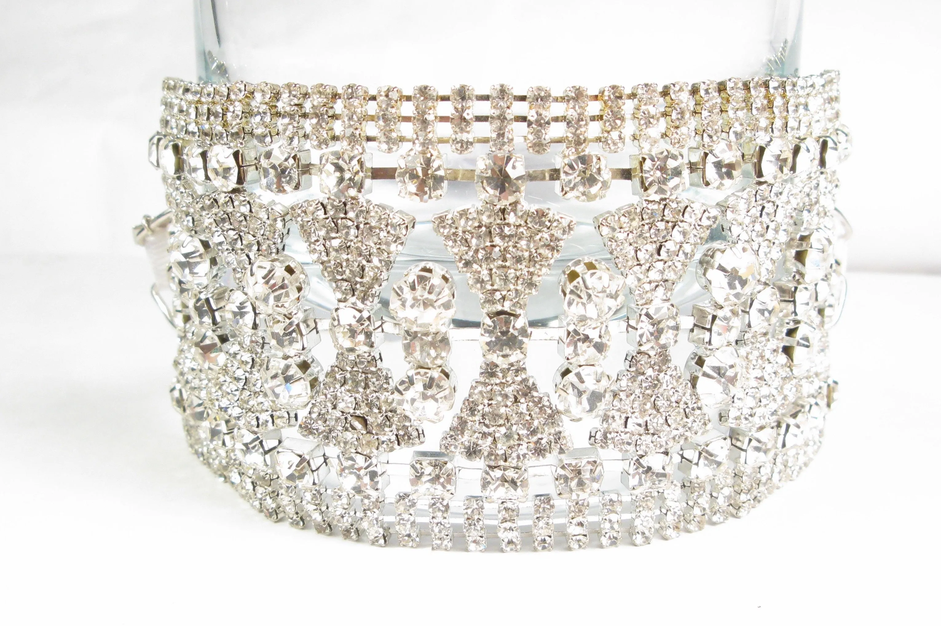 Elaborate Sparkling Bow Choker