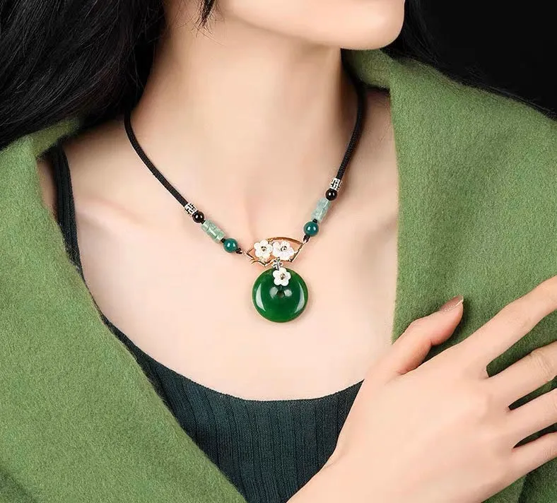 Elegant Green Emerald & Shell Flower Necklace