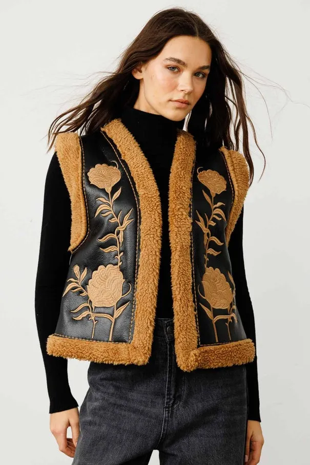 Embroidered Camel Cowboy Vest – Teddy Fleece Lining, Floral Embroidery, Faux Leather, Western Style