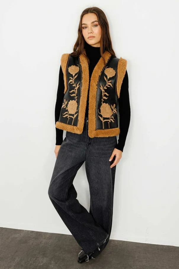 Embroidered Camel Cowboy Vest – Teddy Fleece Lining, Floral Embroidery, Faux Leather, Western Style