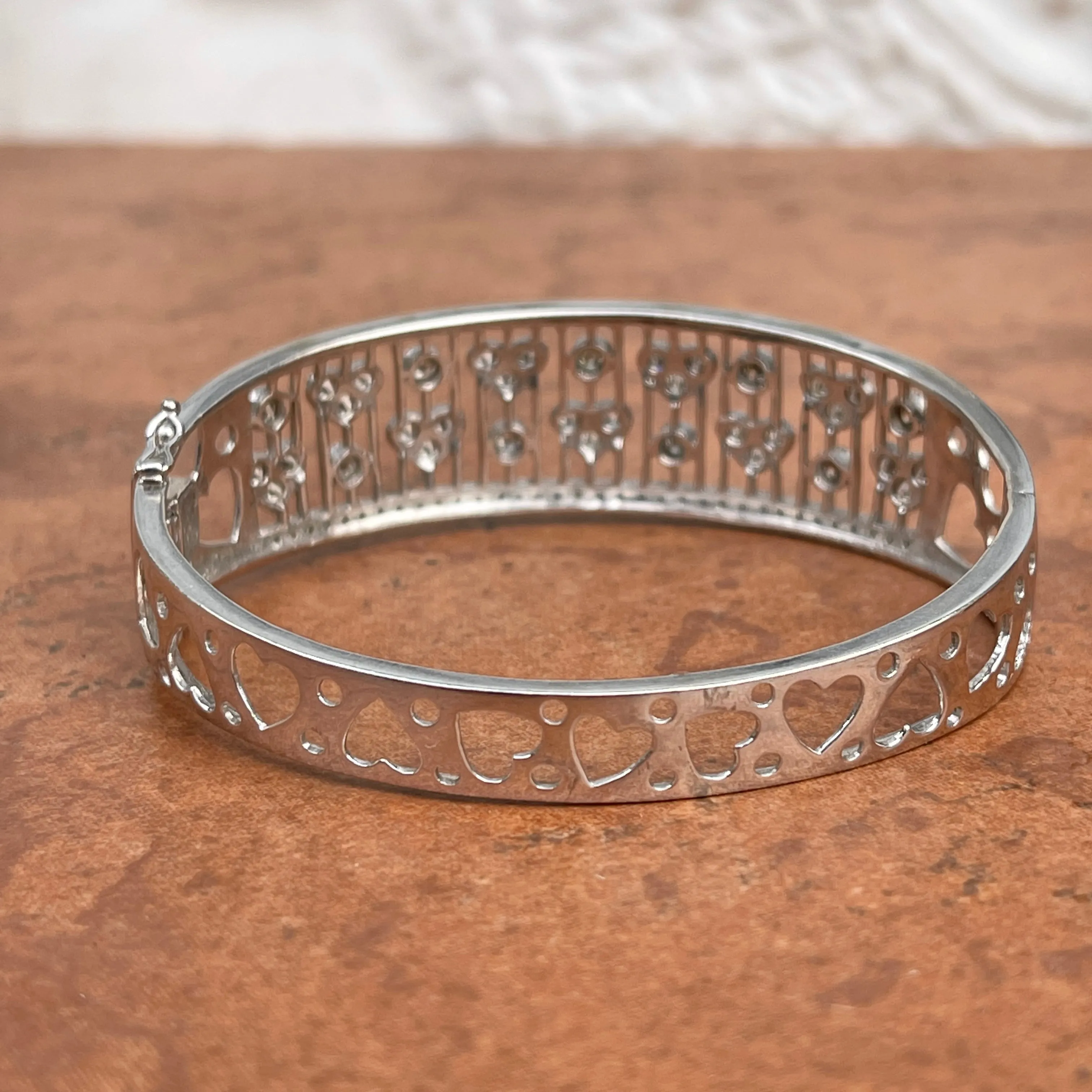Estate 14KT White Gold Filigree Pave Diamond Hearts Hinged Bangle Cuff Bracelet