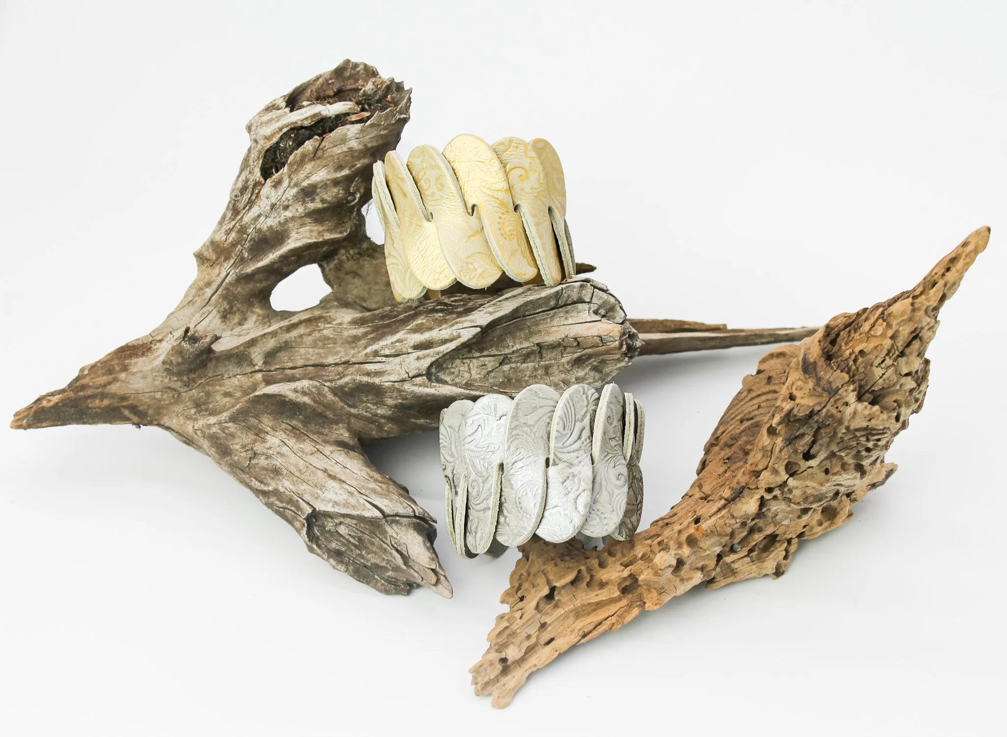 Flow Cuff Bracelet / Silvery Elemental