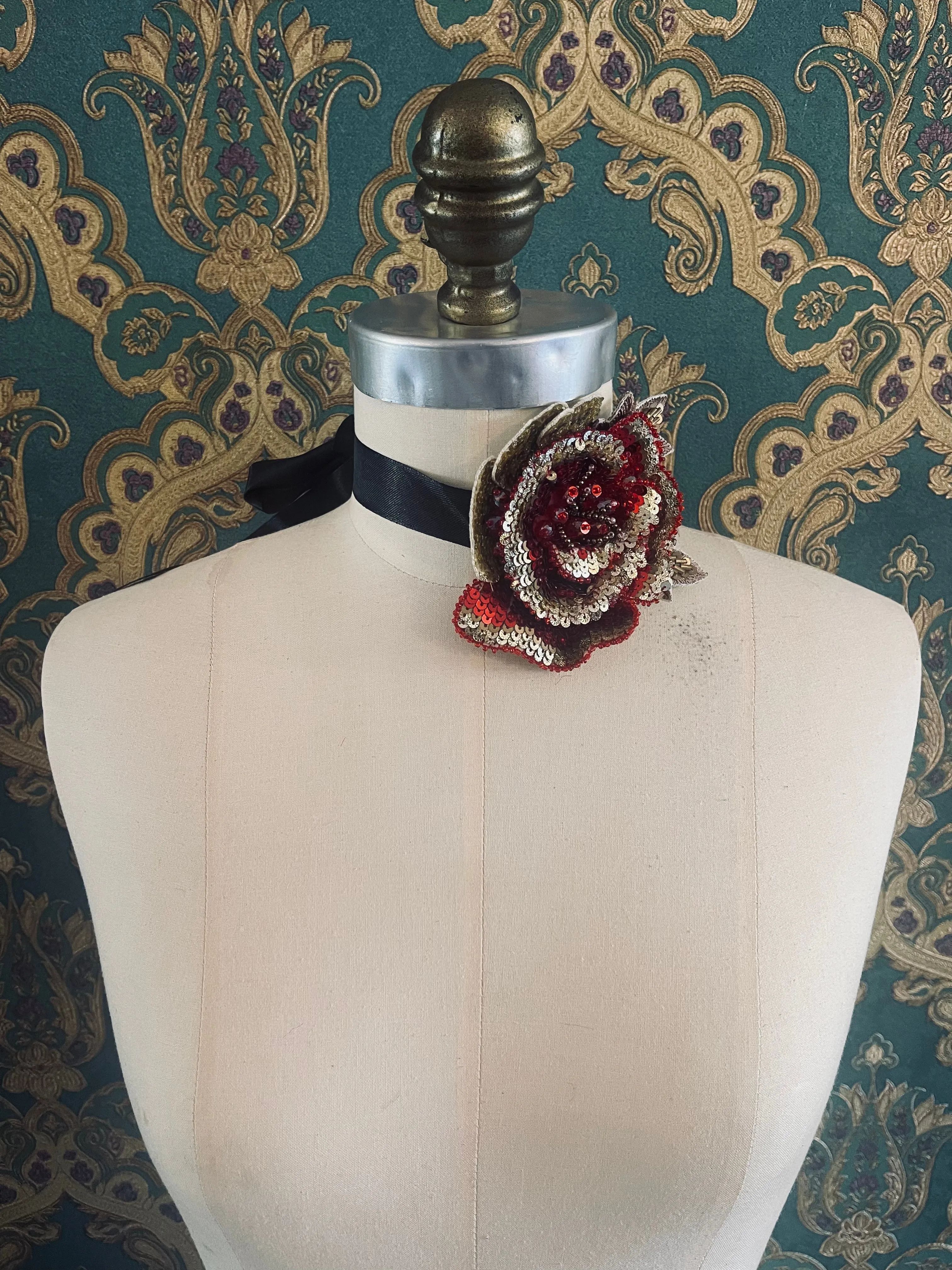 Girocollo Bejewelled Flower Choker & Brooch