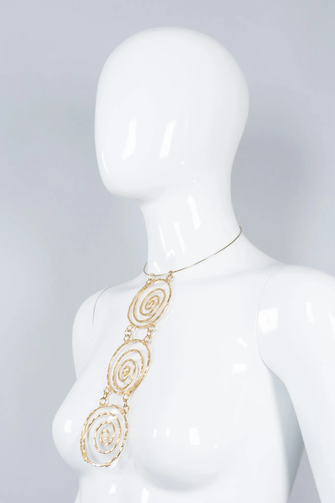 Hanging Swirl Choker