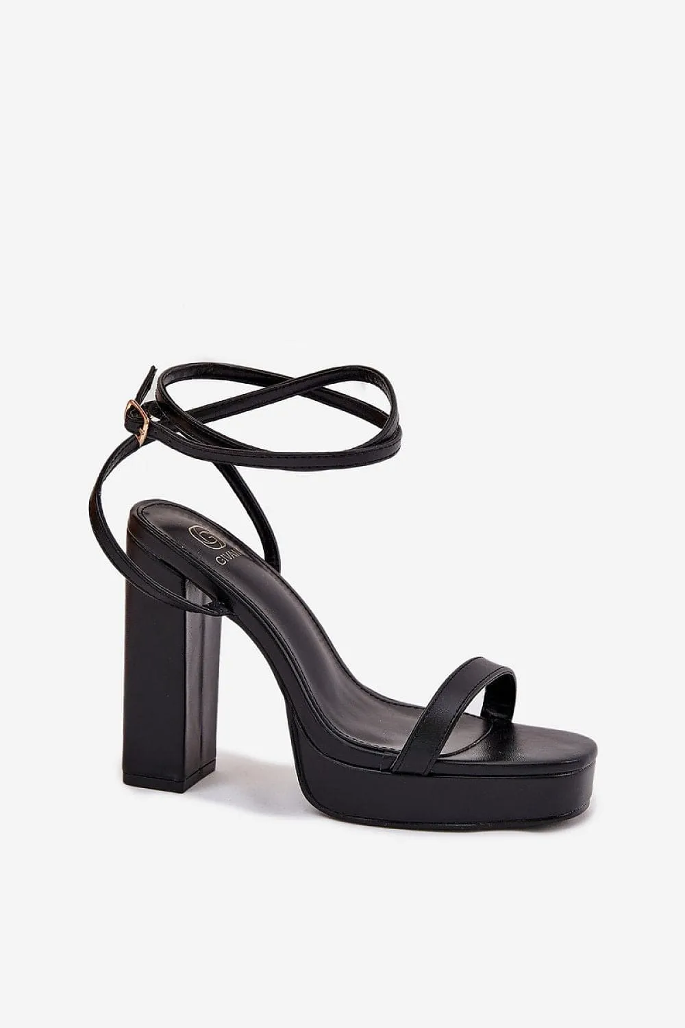 Heel sandals Step in style
