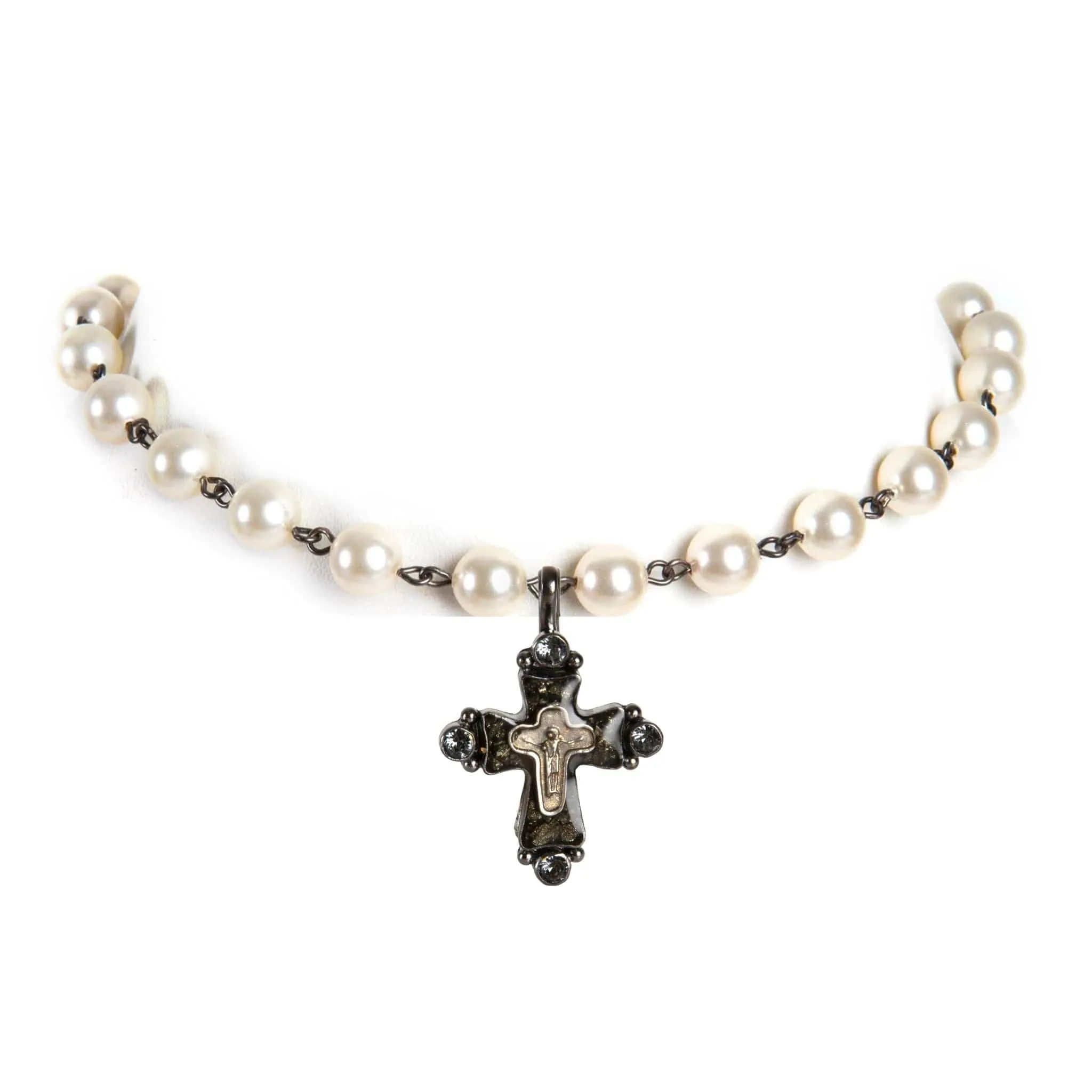Iconic 6mm Cream Pearl Choker with Medallions