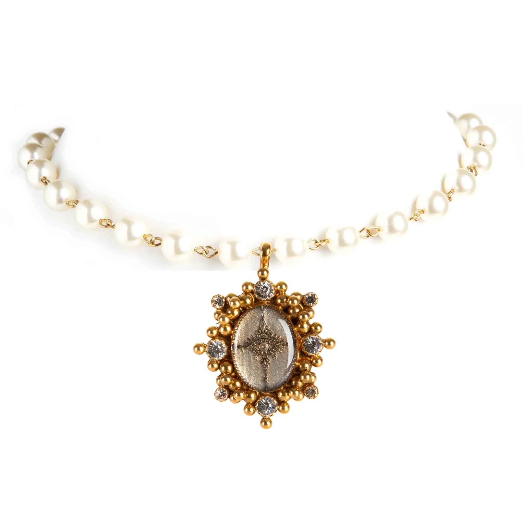 Iconic 6mm Cream Pearl Choker with Medallions