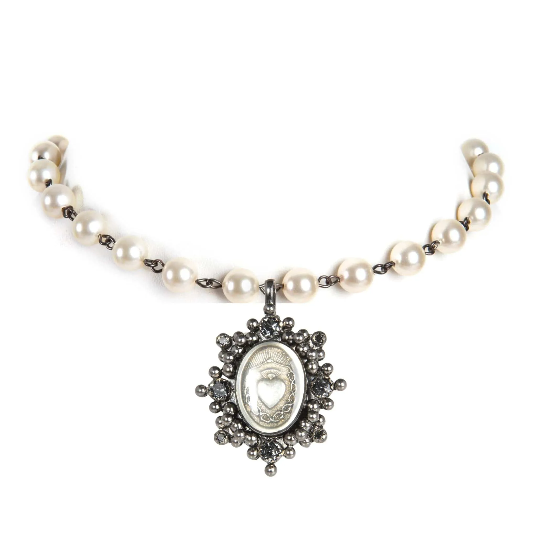 Iconic 6mm Cream Pearl Choker with Medallions