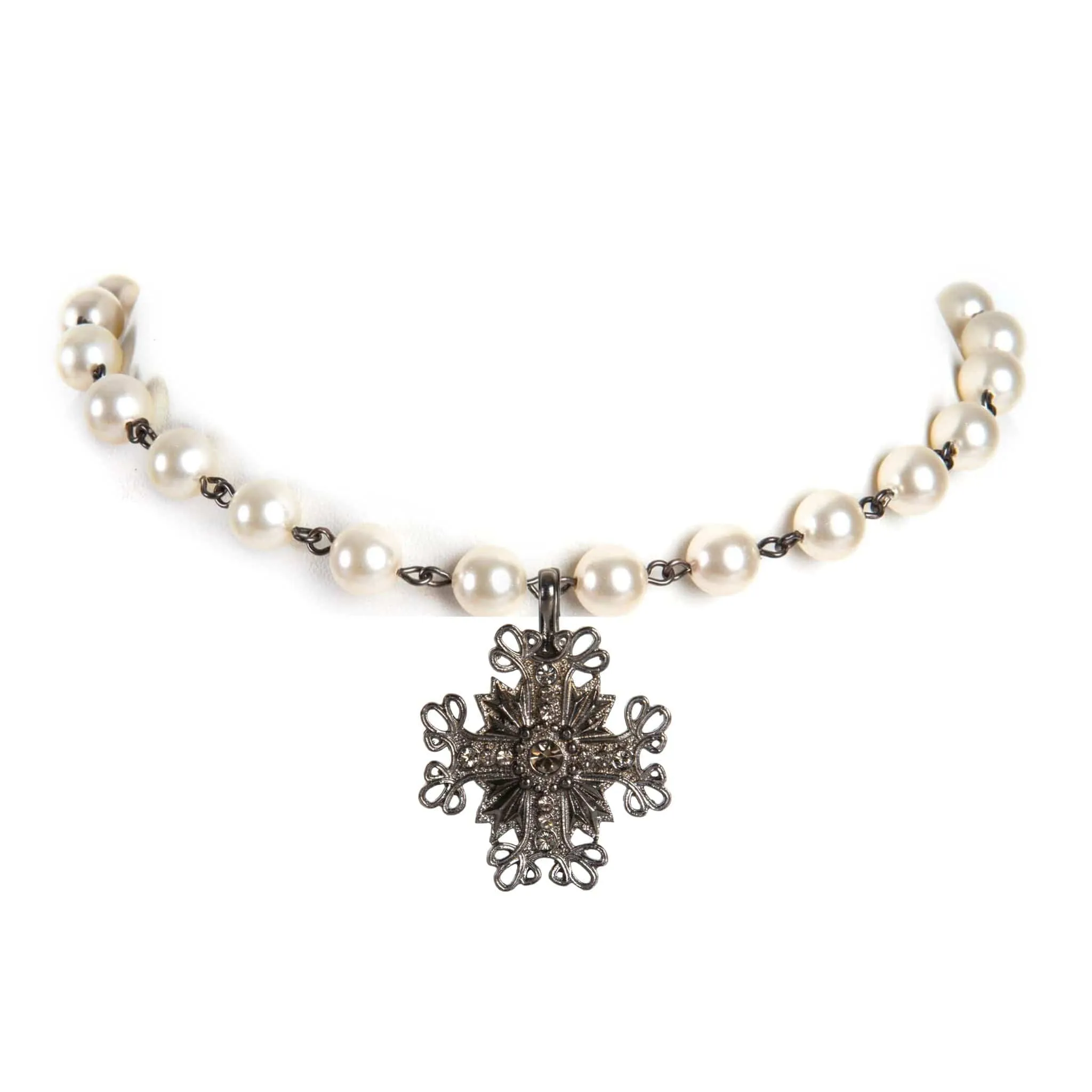 Iconic 6mm Cream Pearl Choker with Medallions