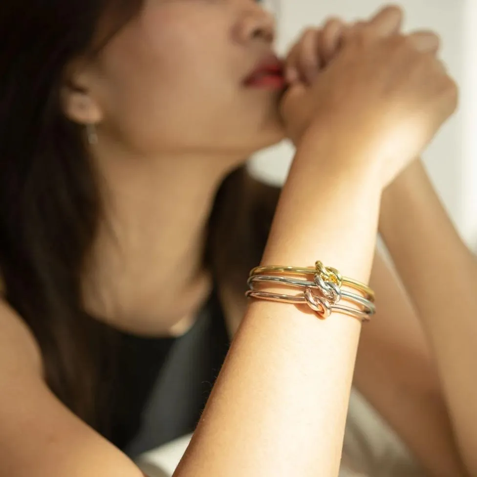 KNOT SORRY CUFF BRACELET