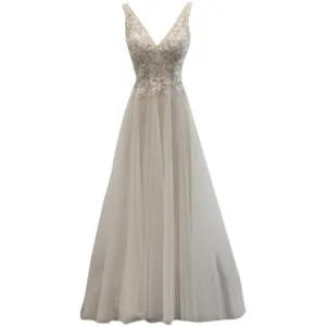 lace deep V-neck slim wedding dress