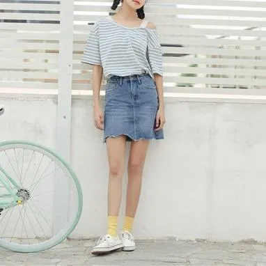 Lace Strapped V-Neck T-Shirt