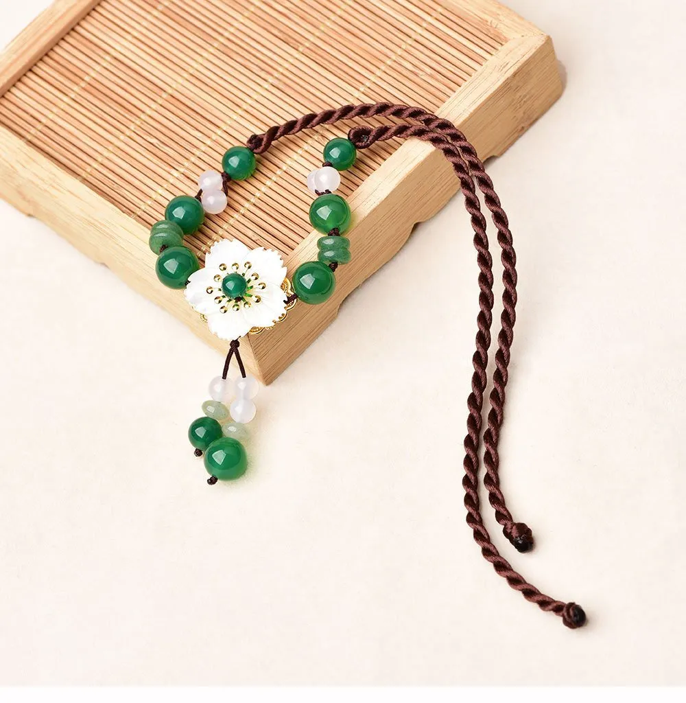 Lovely Green Aventurine & Shell Flower Necklace
