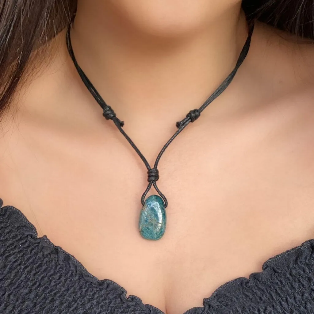 Luck Strings Apatite Pendant - Inspiring Clarity