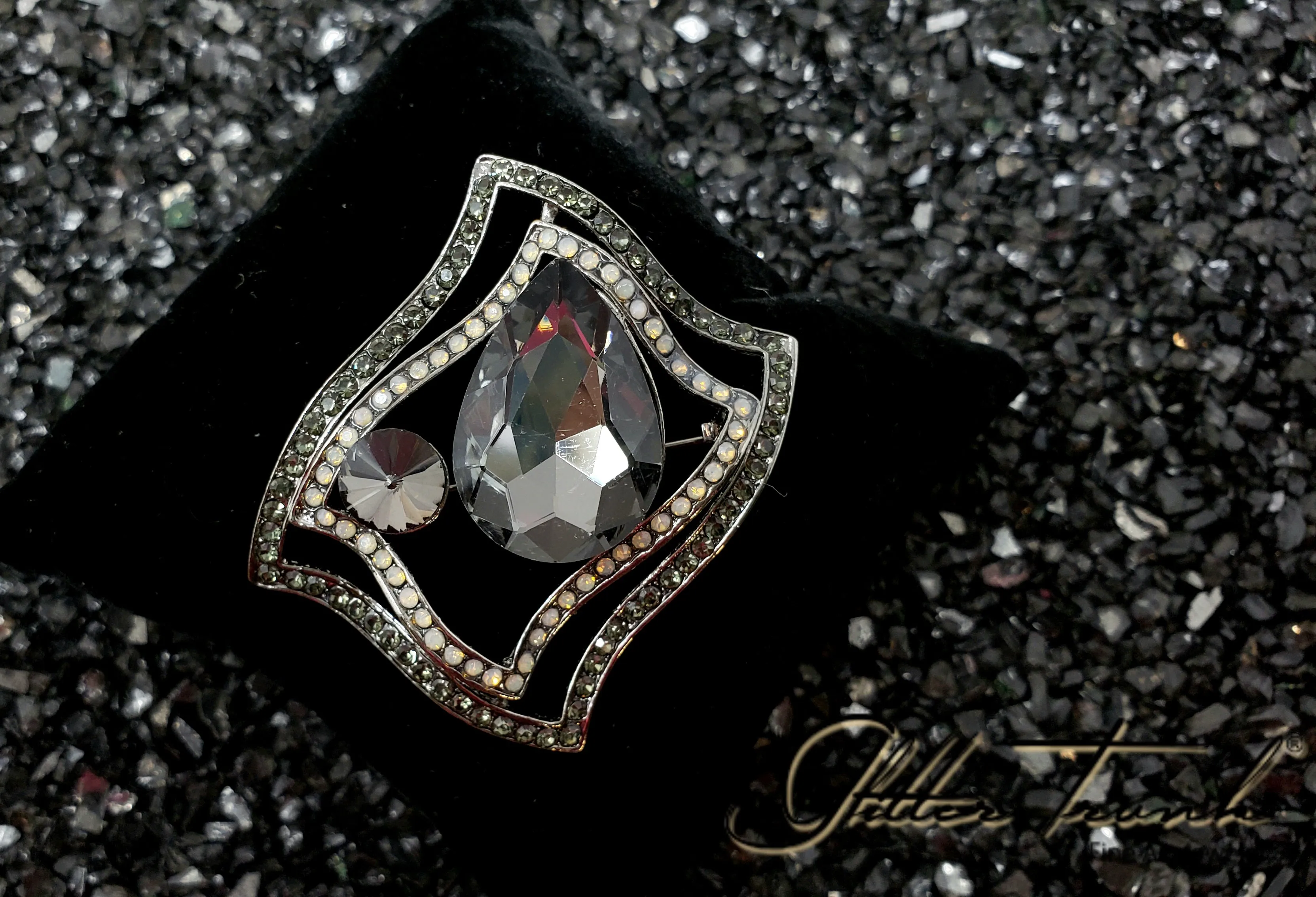 Nish Rhinestone Crystal Statement Brooch