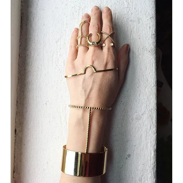 Notch Palm Cuff in Gold