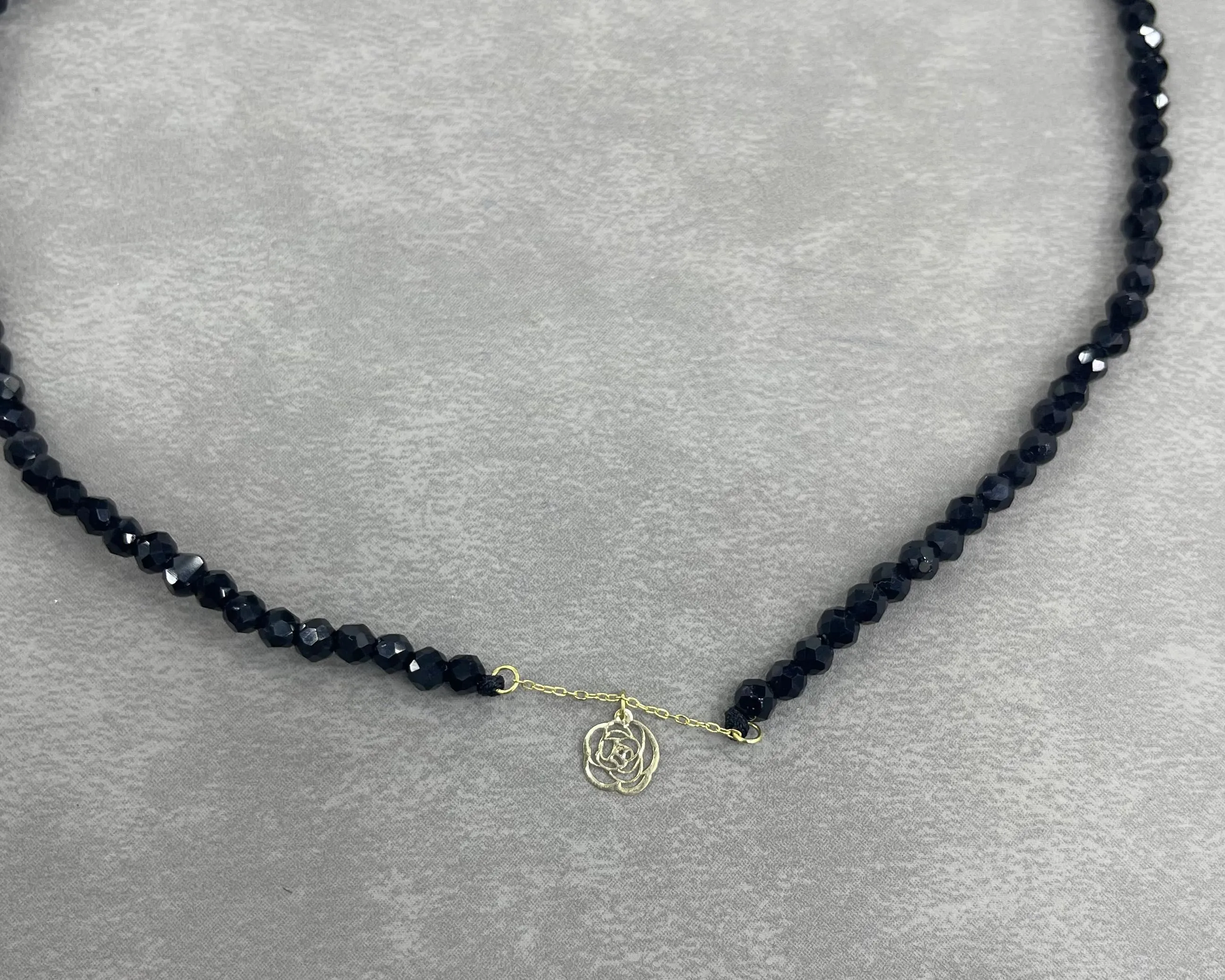 onyx choker - Gold Gifts Lebanon - 18k Gifts Lebanon - Buy & Sell 18k gold Lebanon - Gold stores in Kaslik, Jounieh, Jebil & Dbayyeh