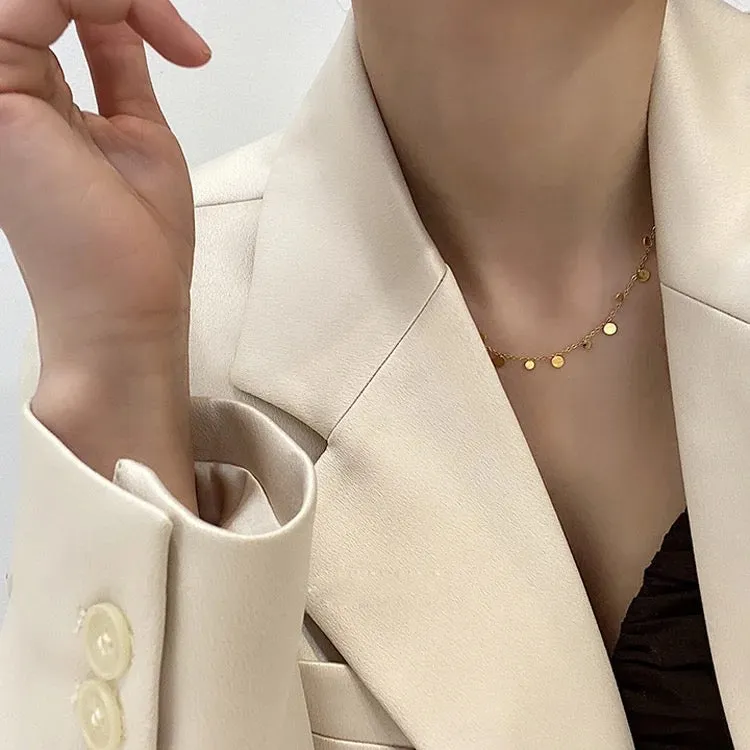 Shiny Chokers With Exquisite shapes