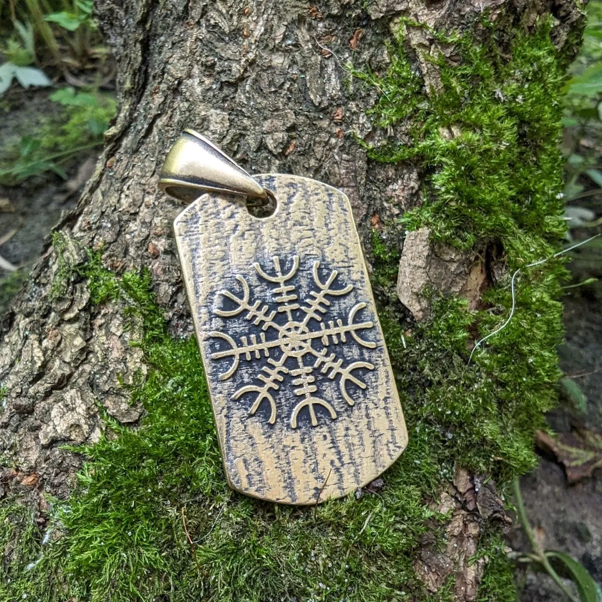 Sigurd and Fafnir Aegishjalmur bronze pendant
