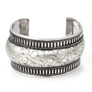 SILVER CUFF BRACELET #FW-B232051 (Showroom)