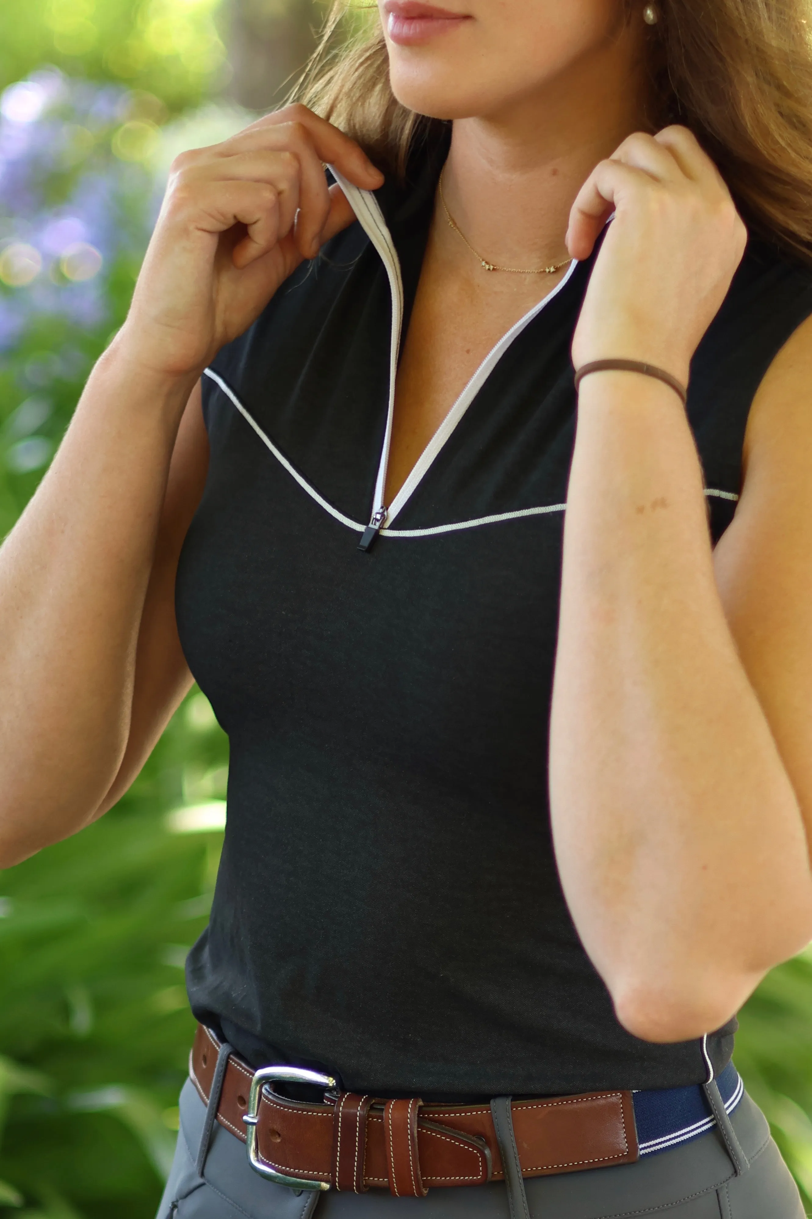 Sleeveless base layer in Black Denim