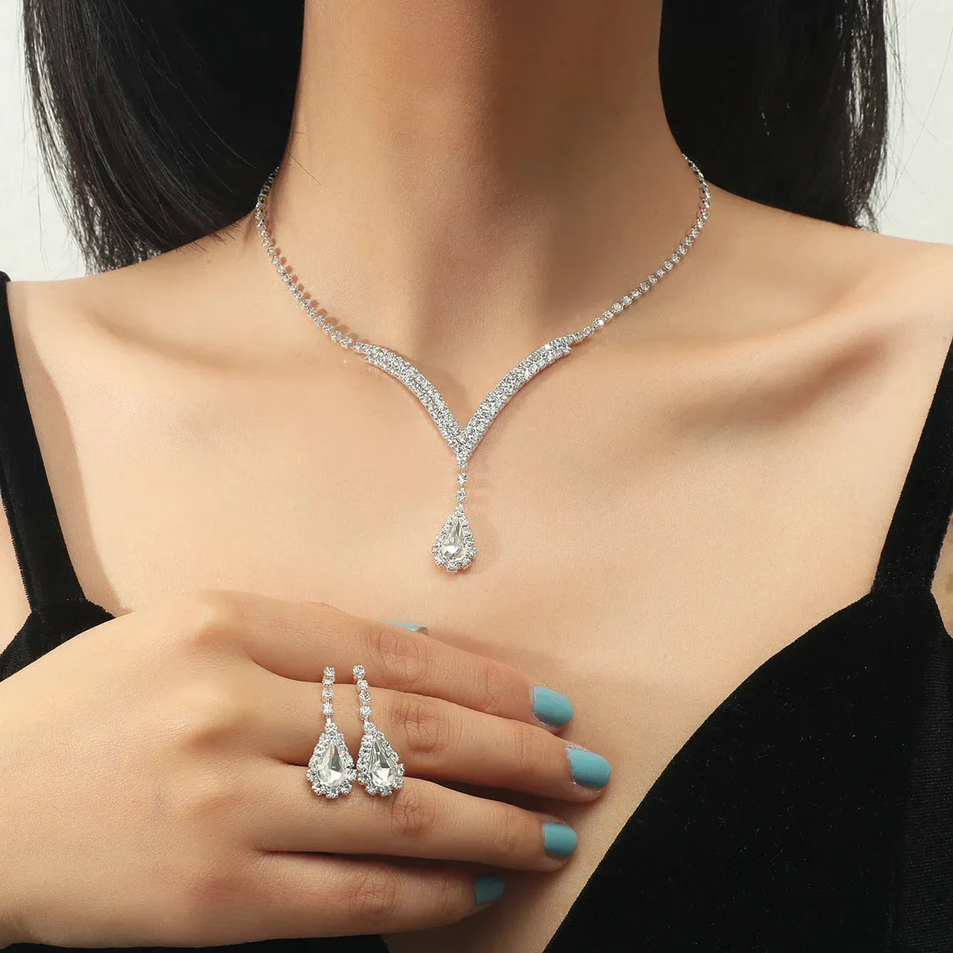 Sparkling Silver Color Crystal Collar Chain Choker Necklace Bridal Women Wedding Party Diamante Rhinestone Choker Jewelry Gifts