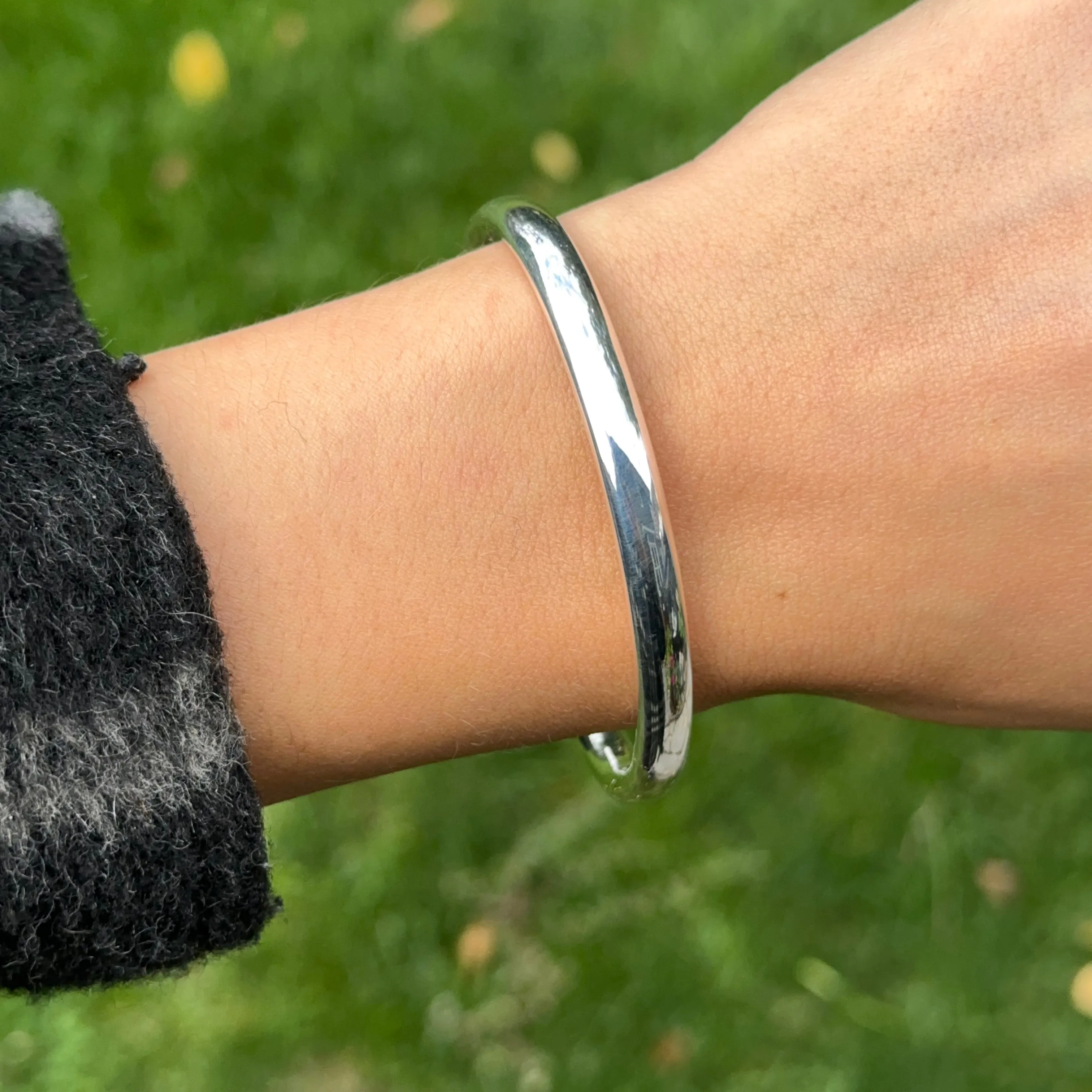 Sterling Silver Rounded 6mm Tube Hinged Bangle Bracelet