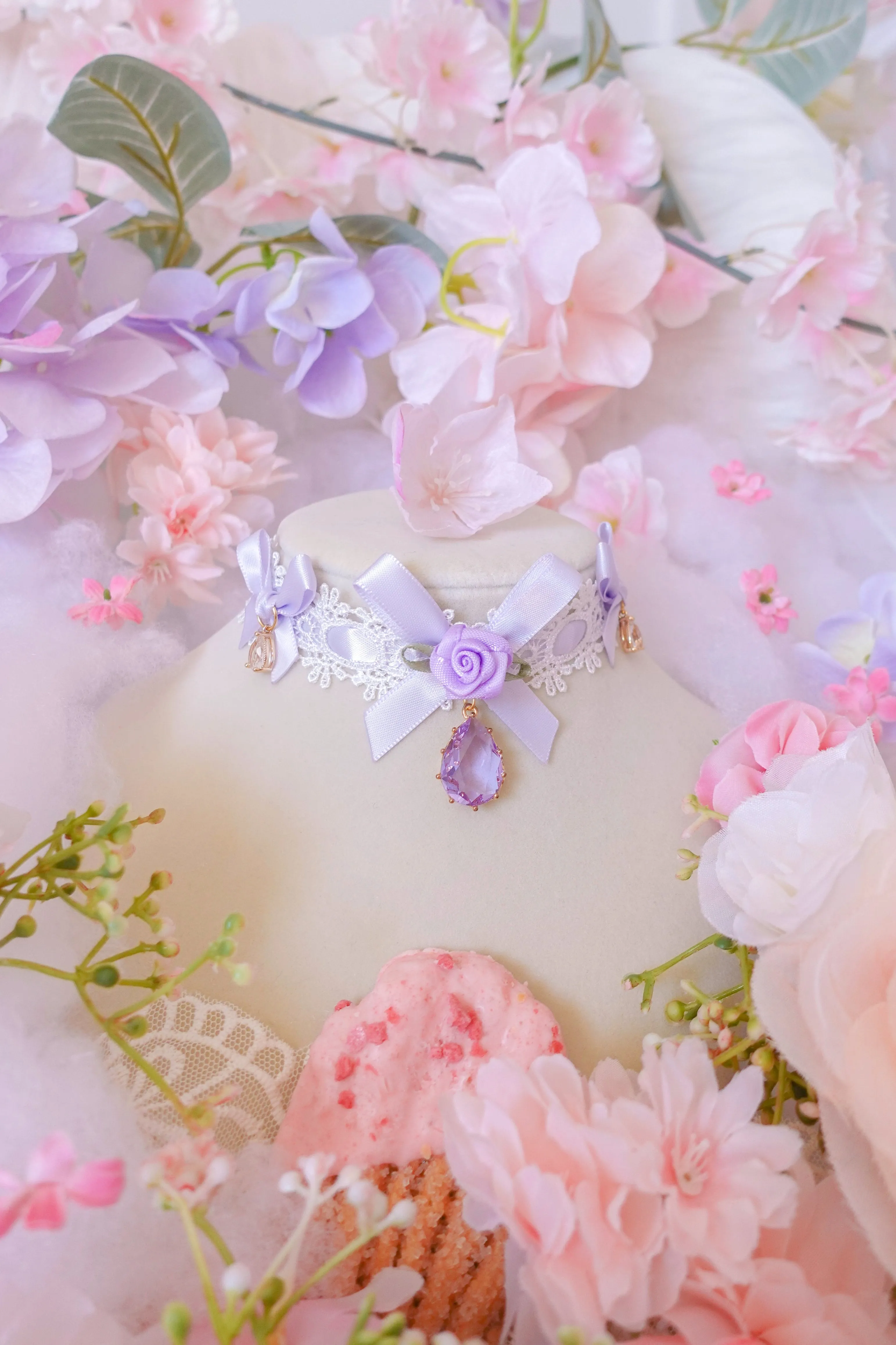 Taro Mousse Choker