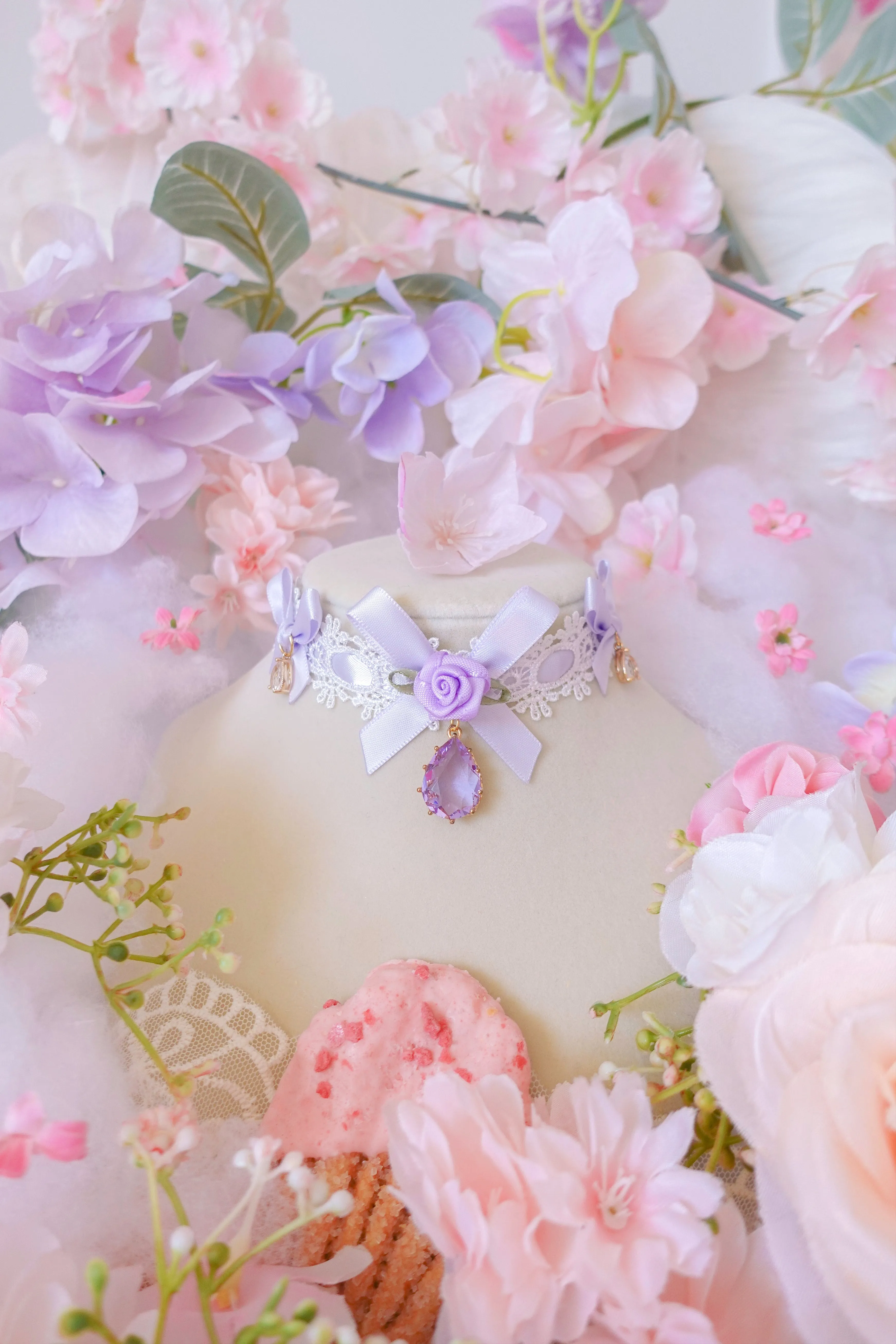 Taro Mousse Choker