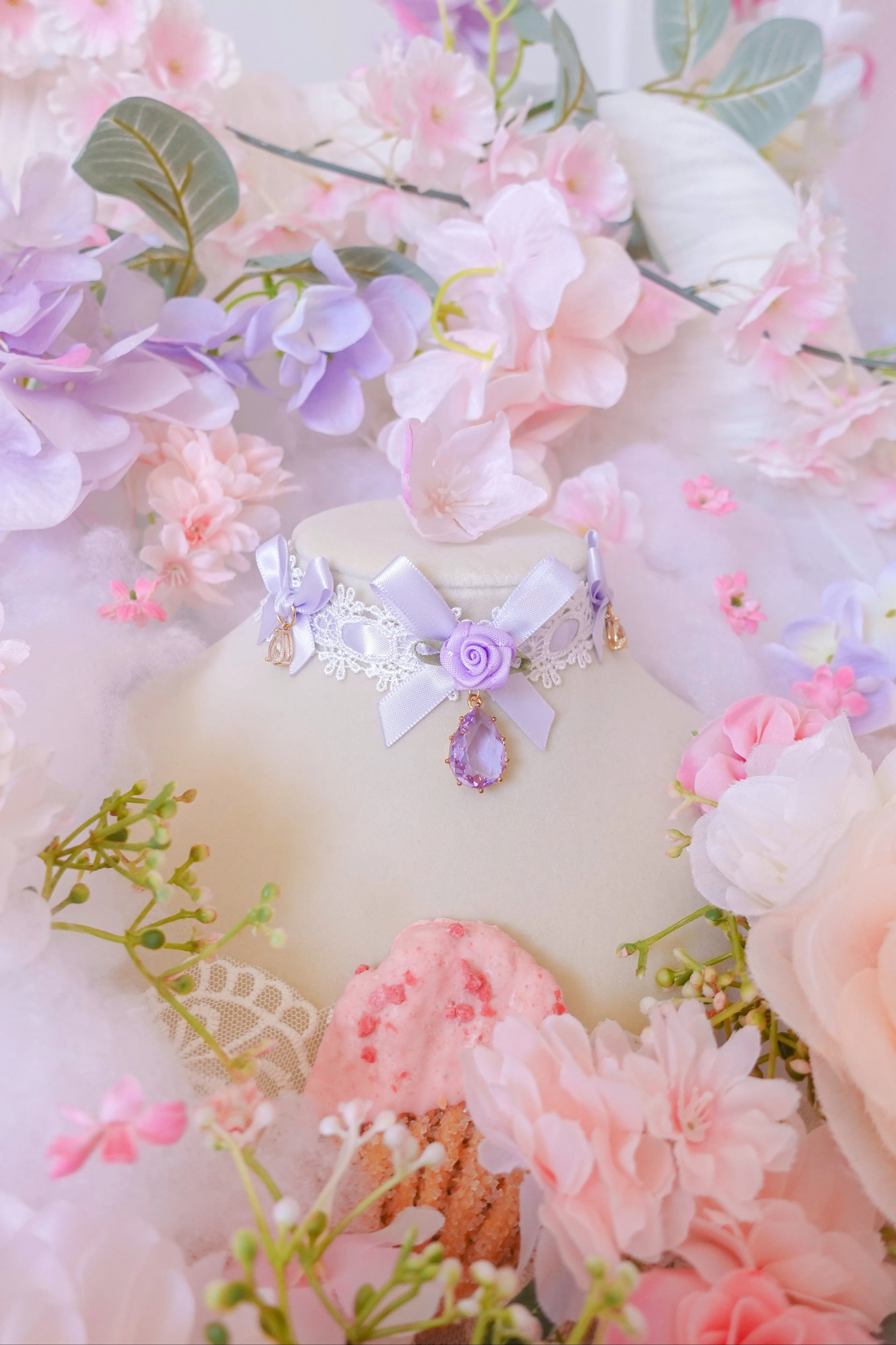 Taro Mousse Choker