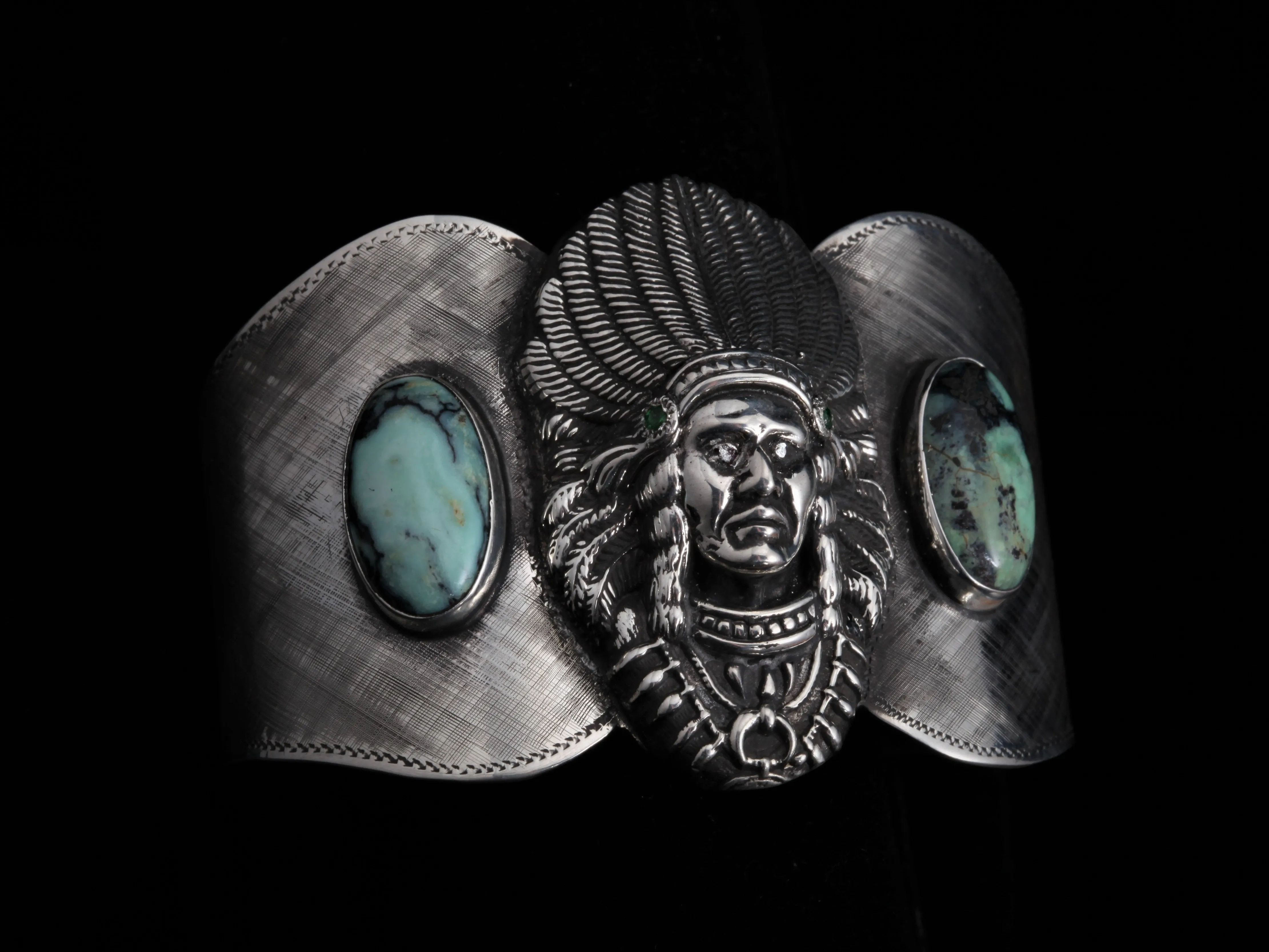 Ute Chieftan Cuff
