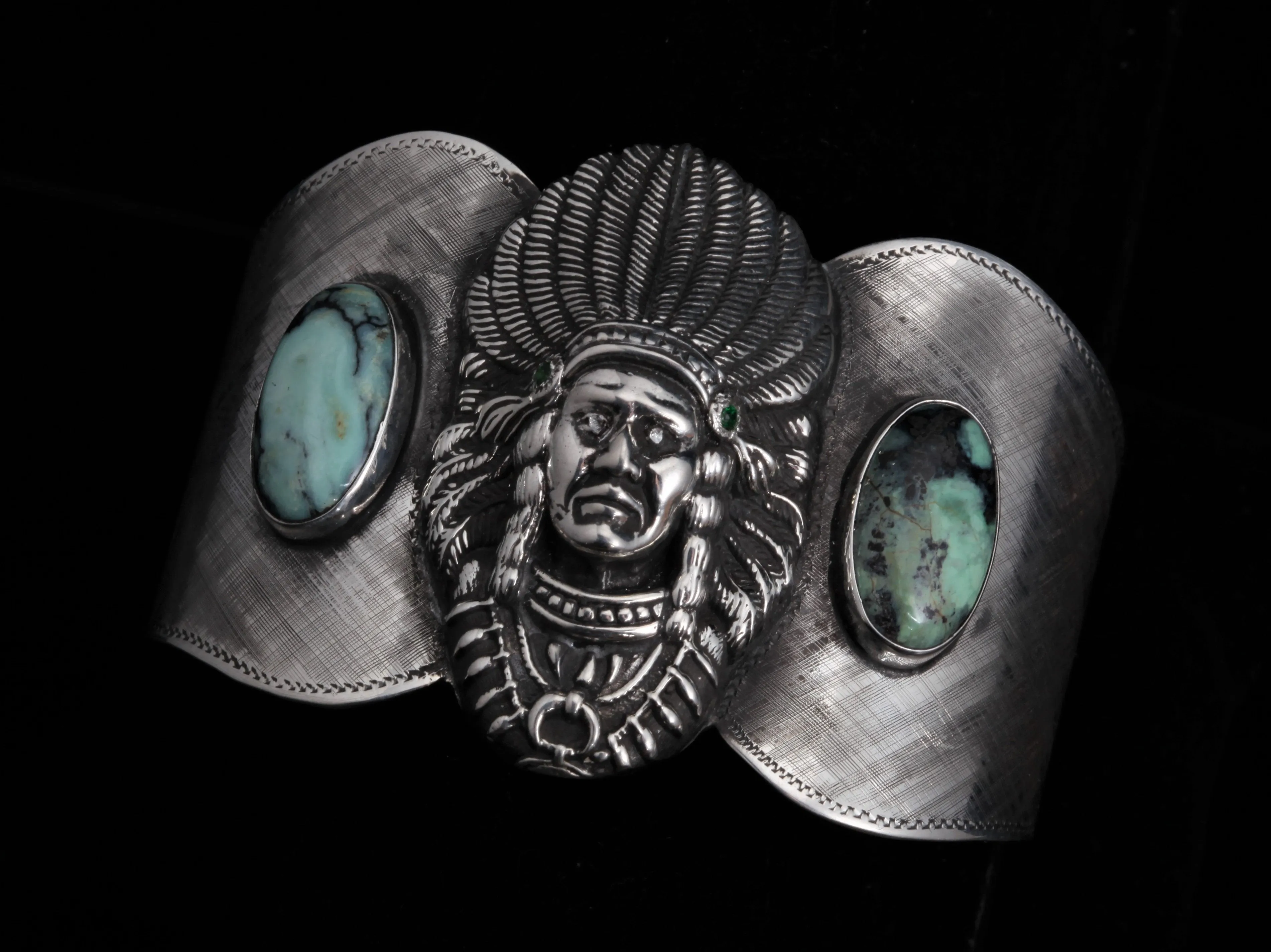 Ute Chieftan Cuff