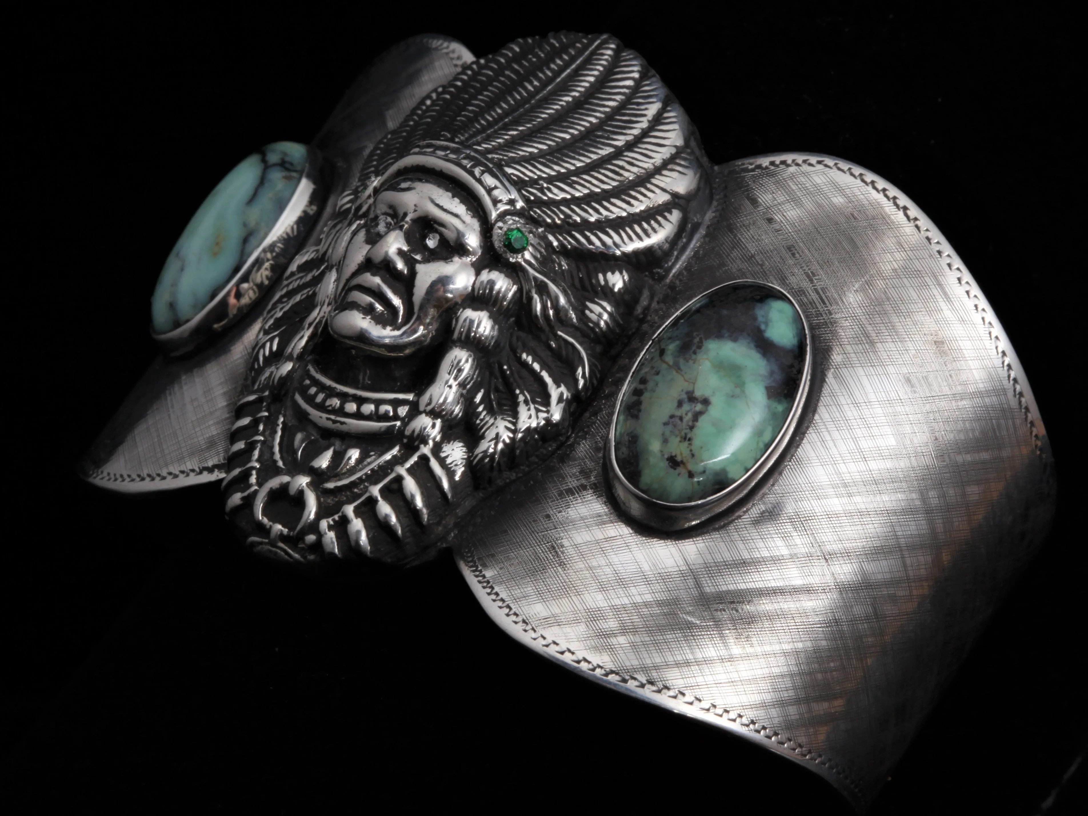 Ute Chieftan Cuff