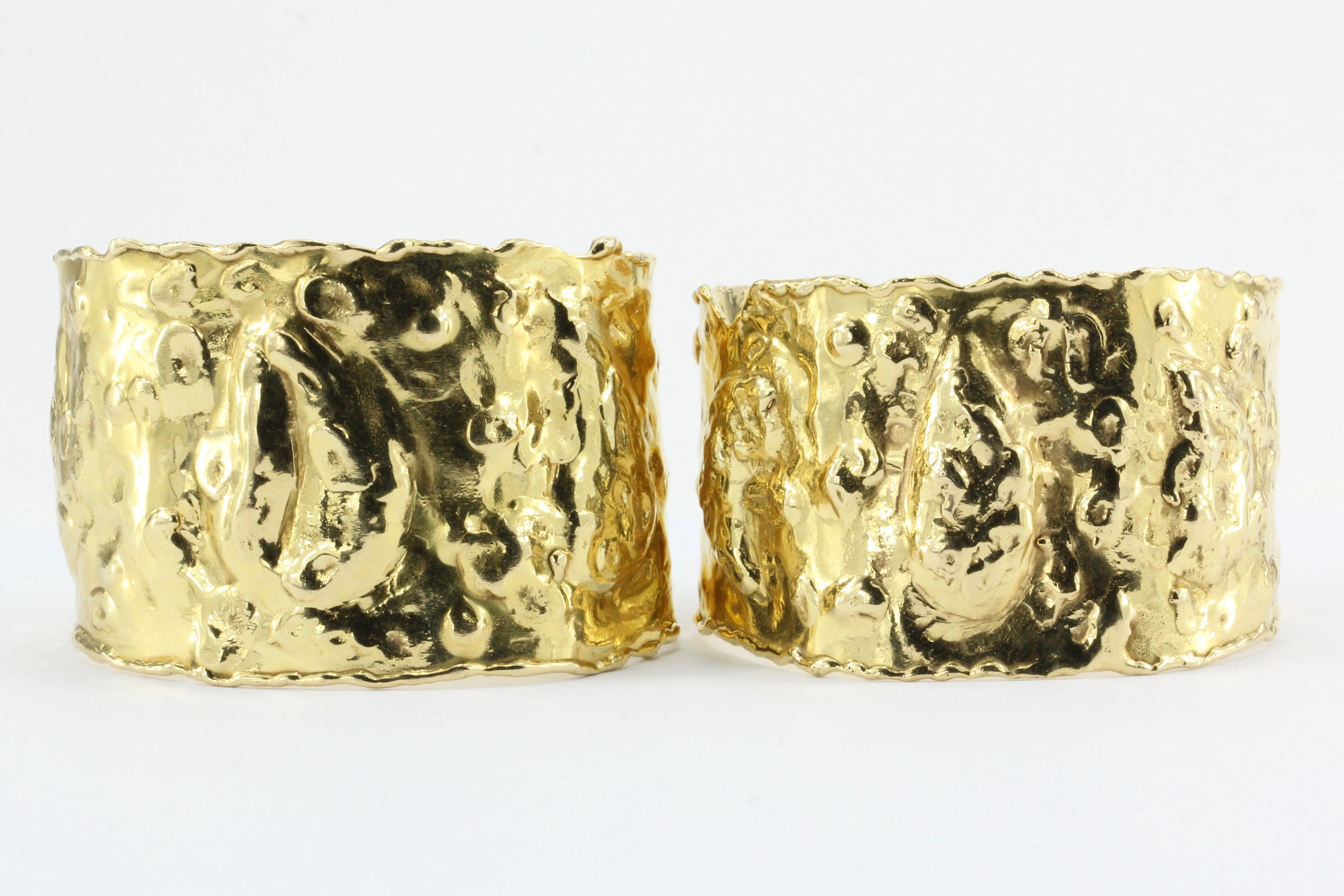 Van Cleef & Arpels 18K Gold Jackie-O Manchettes Cuff Bracelets Pair c.1970